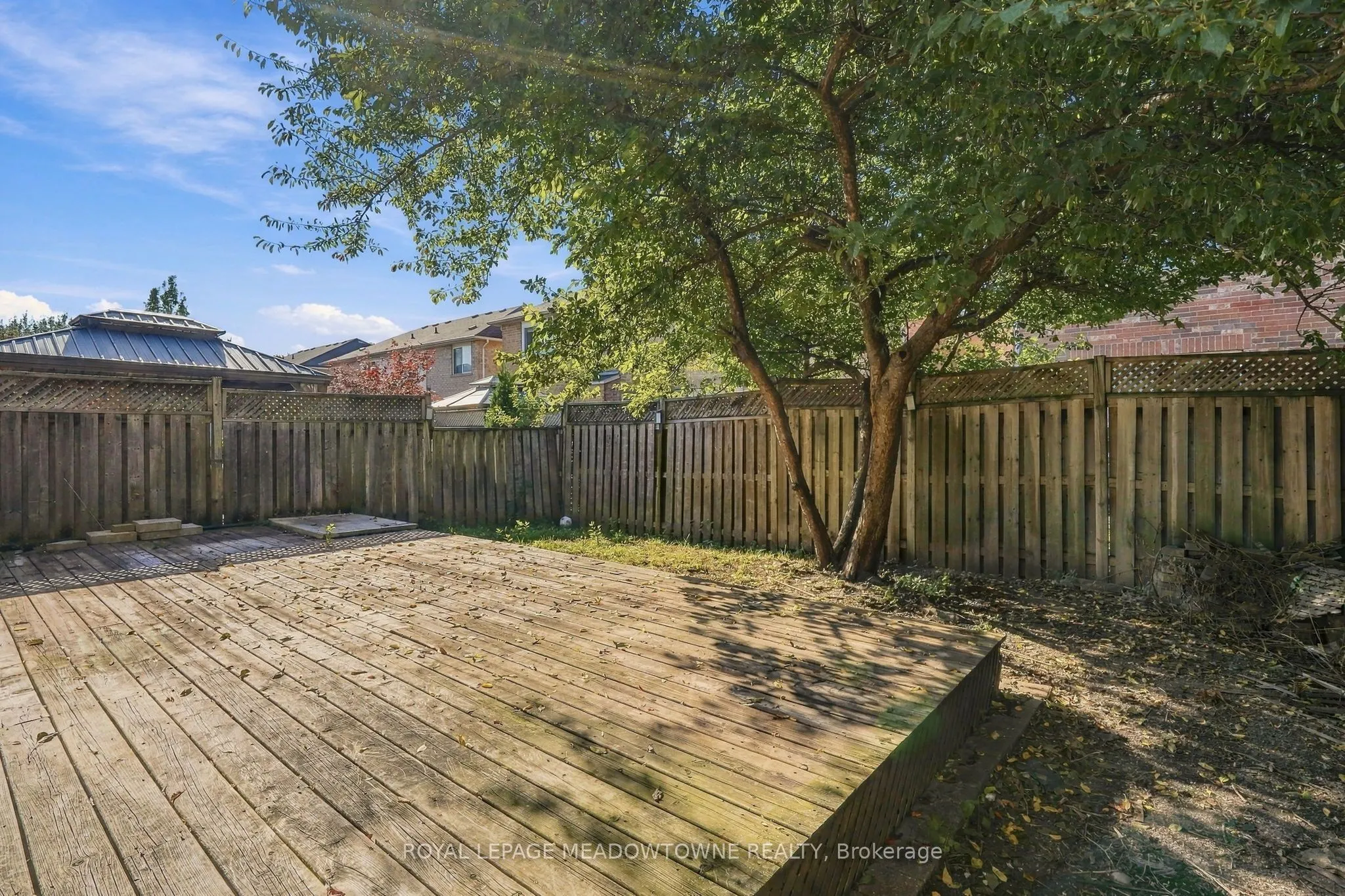 844 Luxton Drive