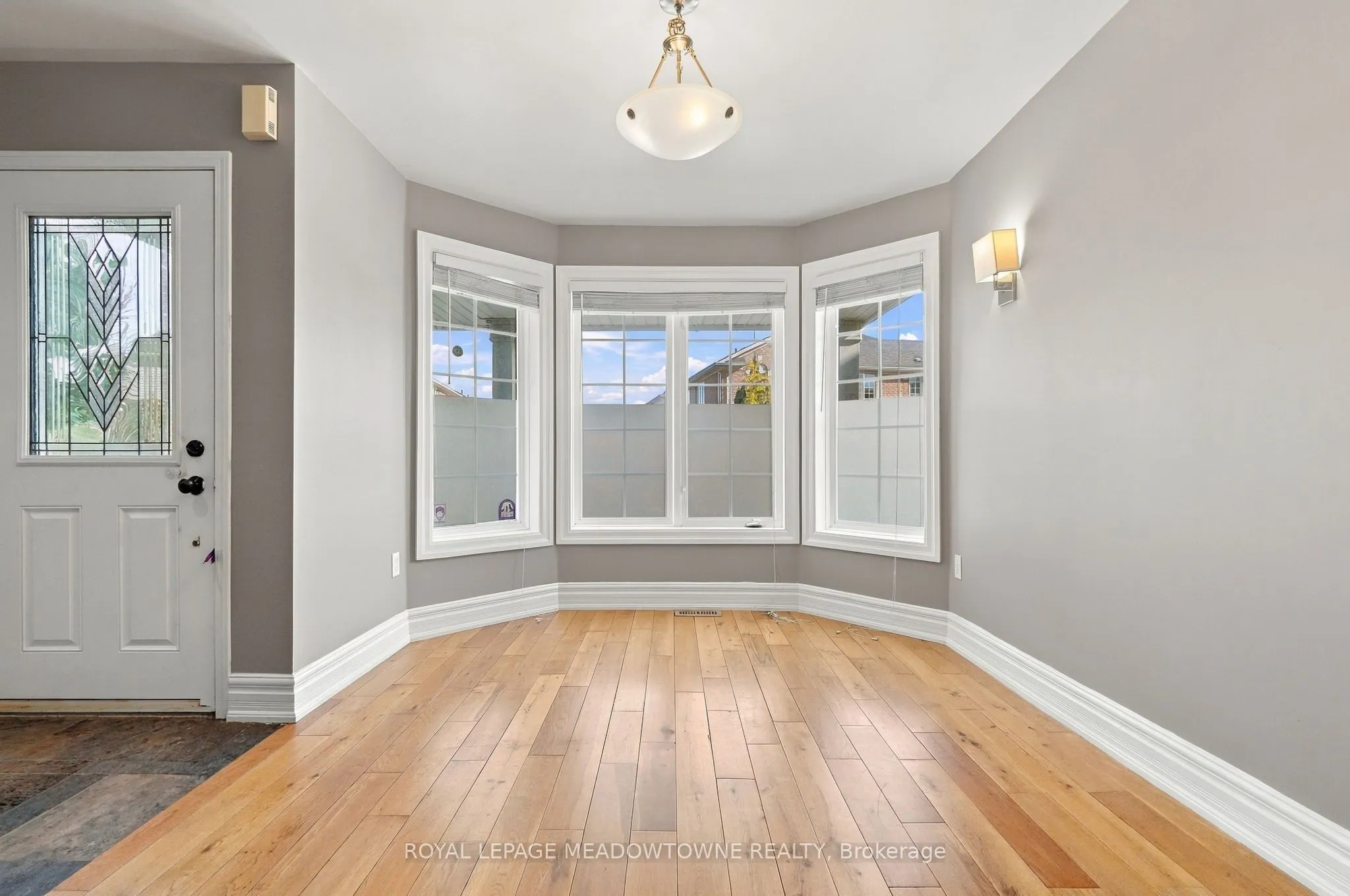 844 Luxton Drive