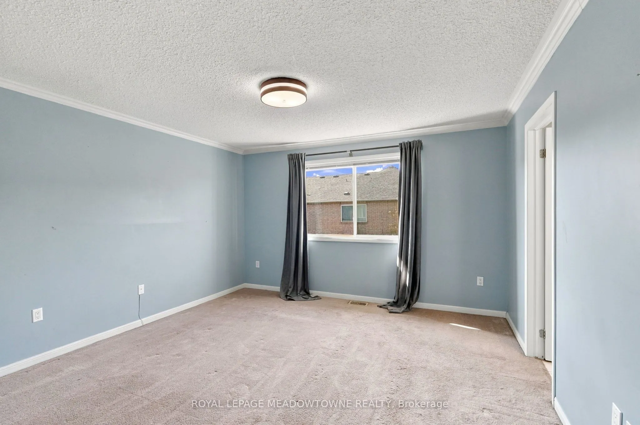 844 Luxton Drive