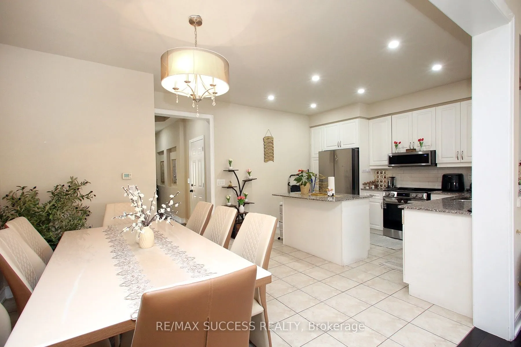 103 Donovan Heights