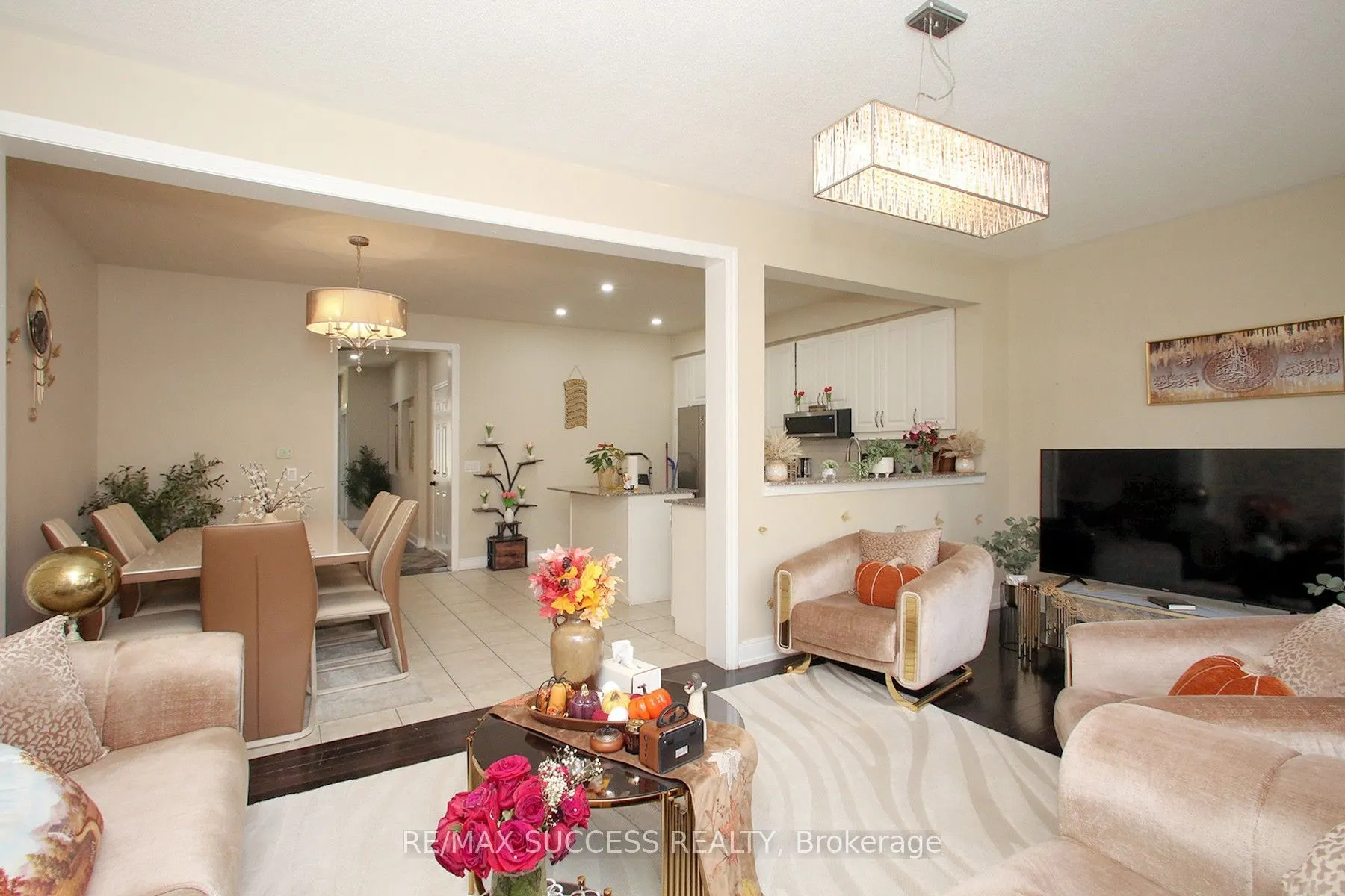 103 Donovan Heights