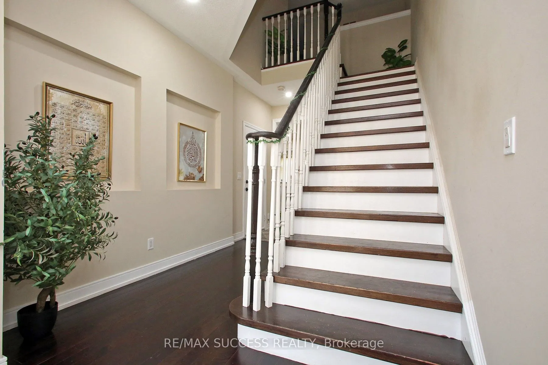 103 Donovan Heights