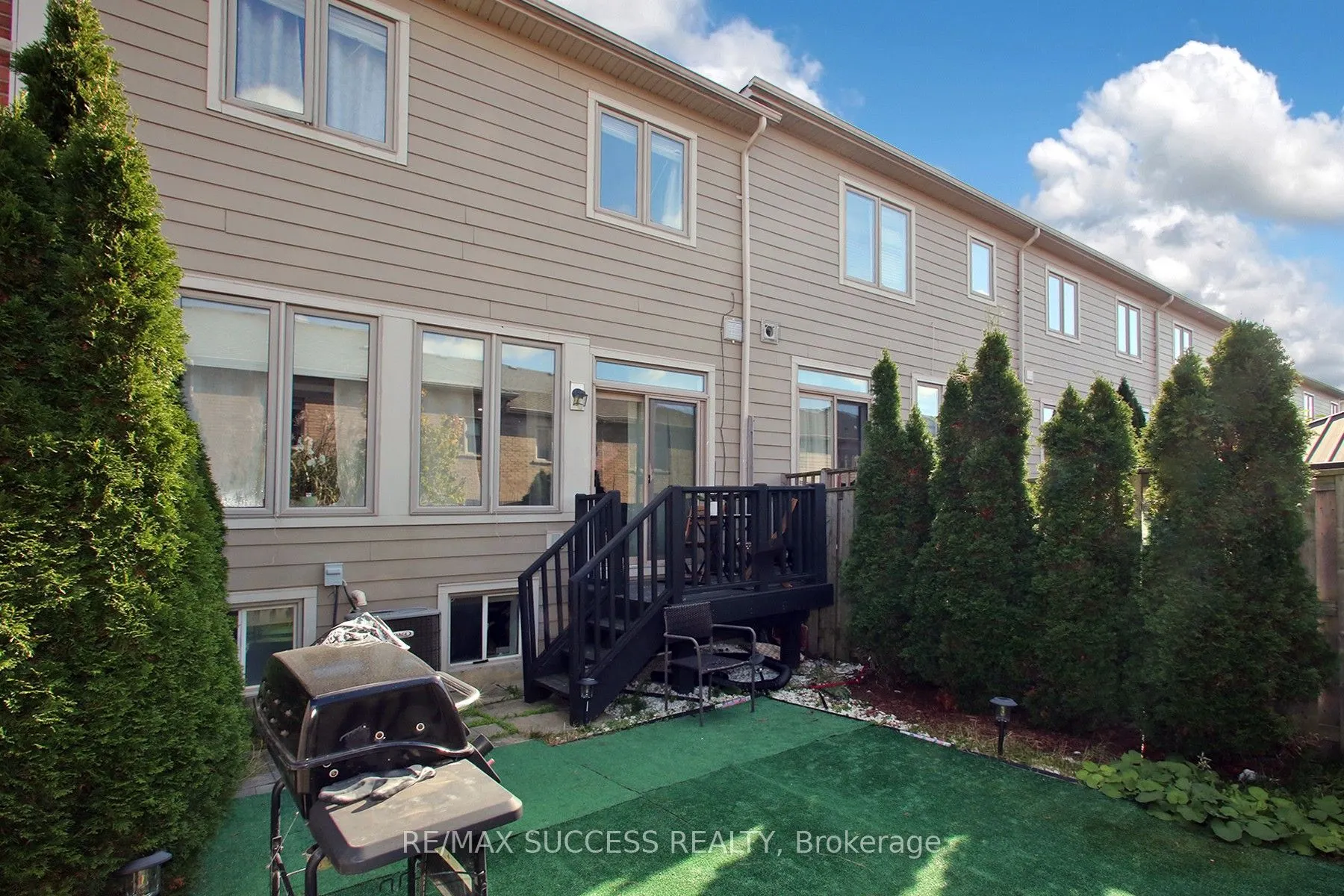 103 Donovan Heights