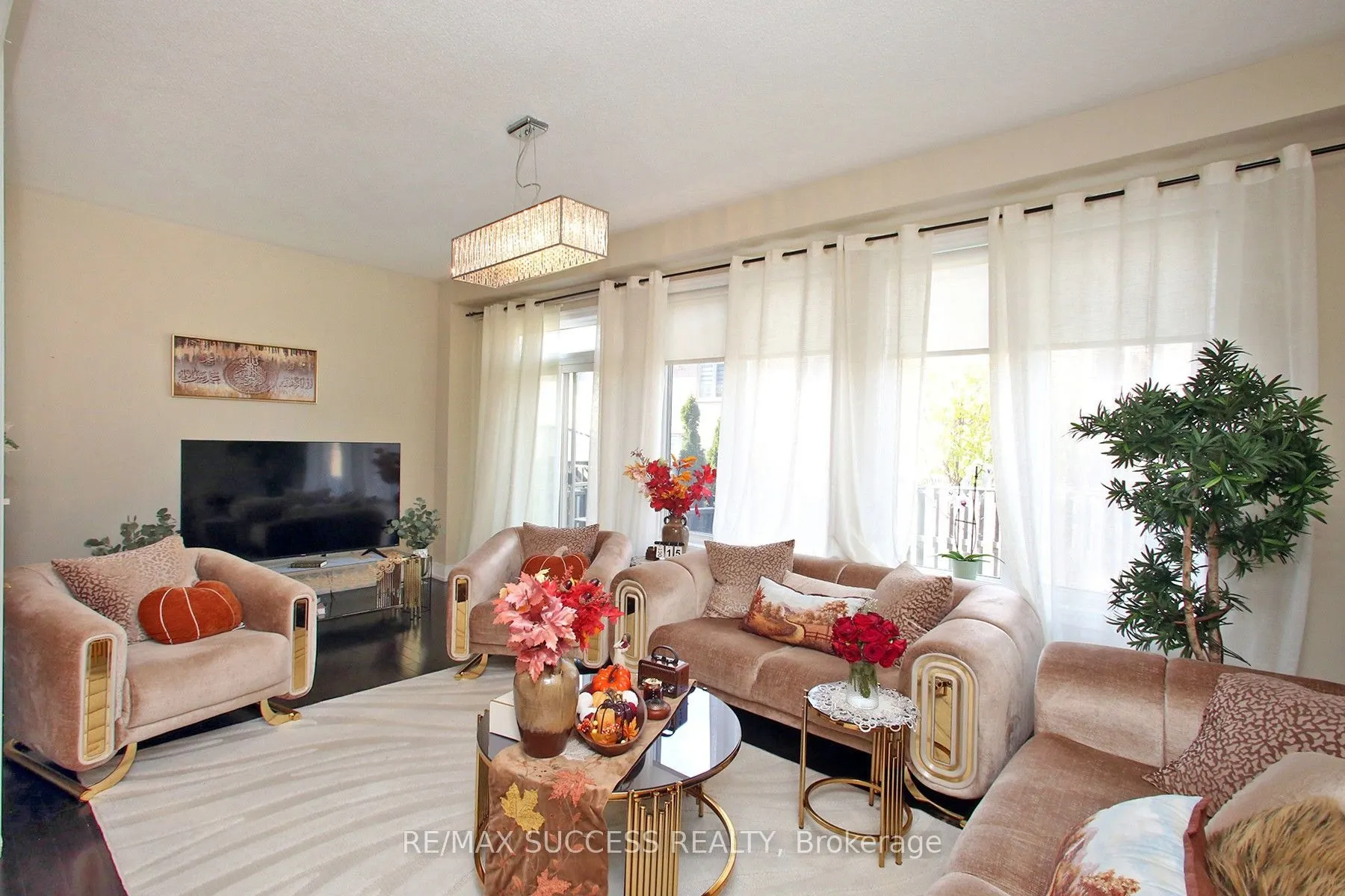 103 Donovan Heights
