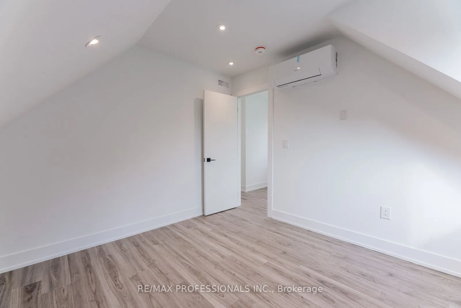 38 Thirty Third Street #GRDNSUITE