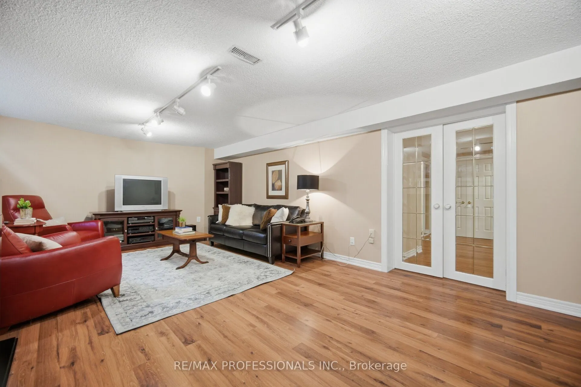 14 Strathdee Drive