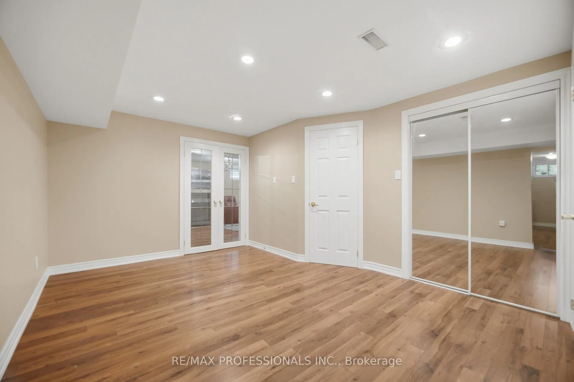 14 Strathdee Drive