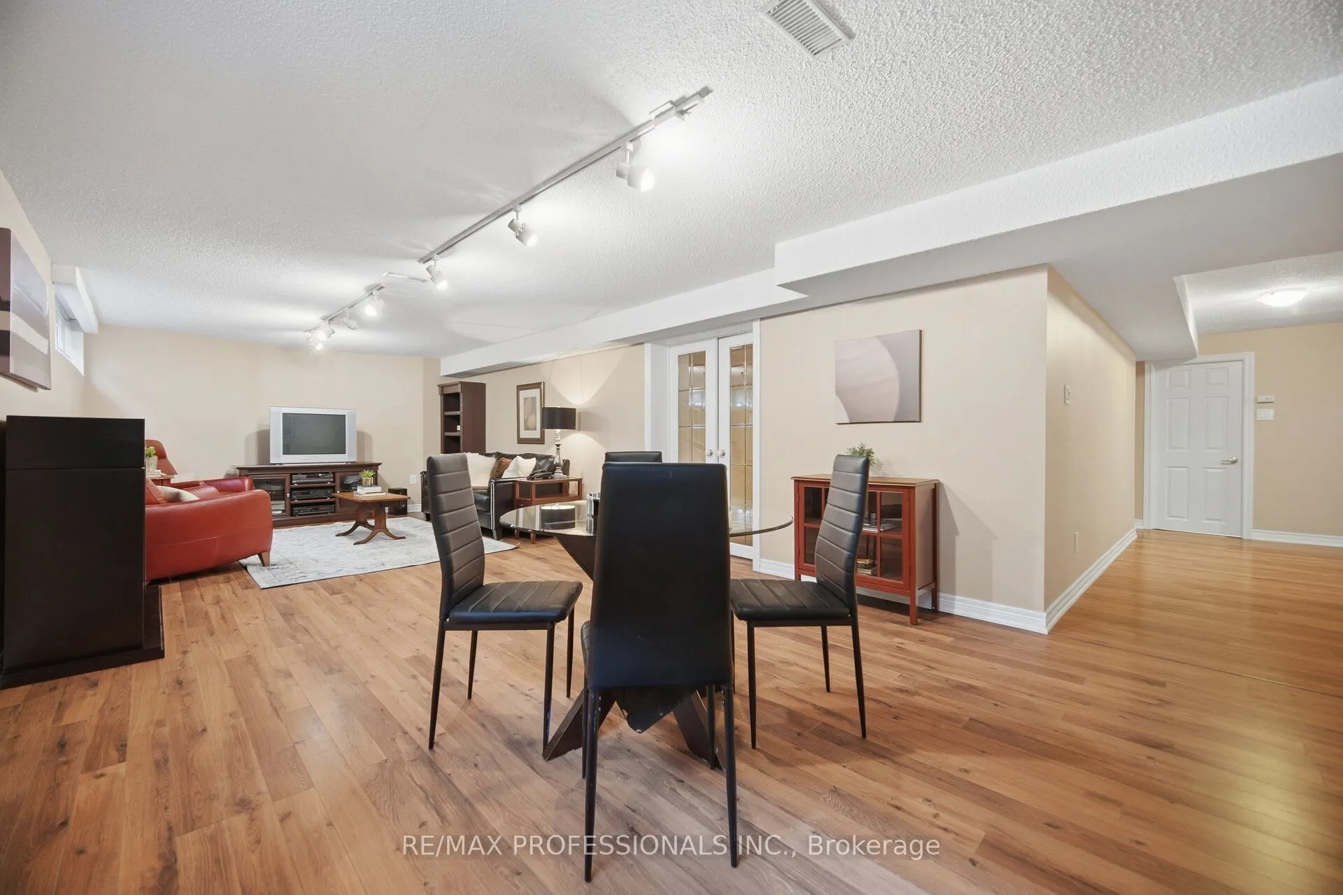 14 Strathdee Drive
