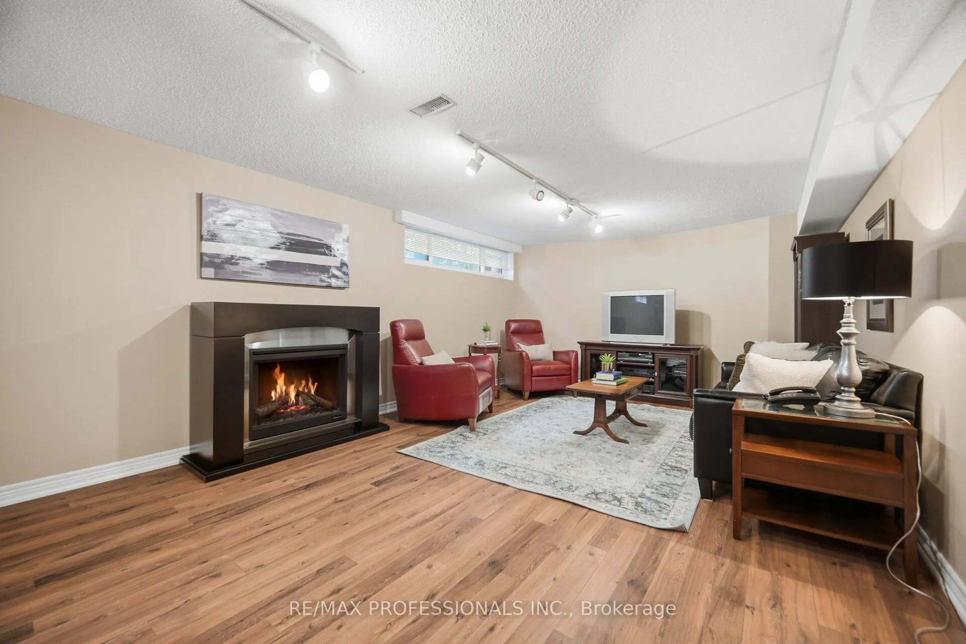 14 Strathdee Drive