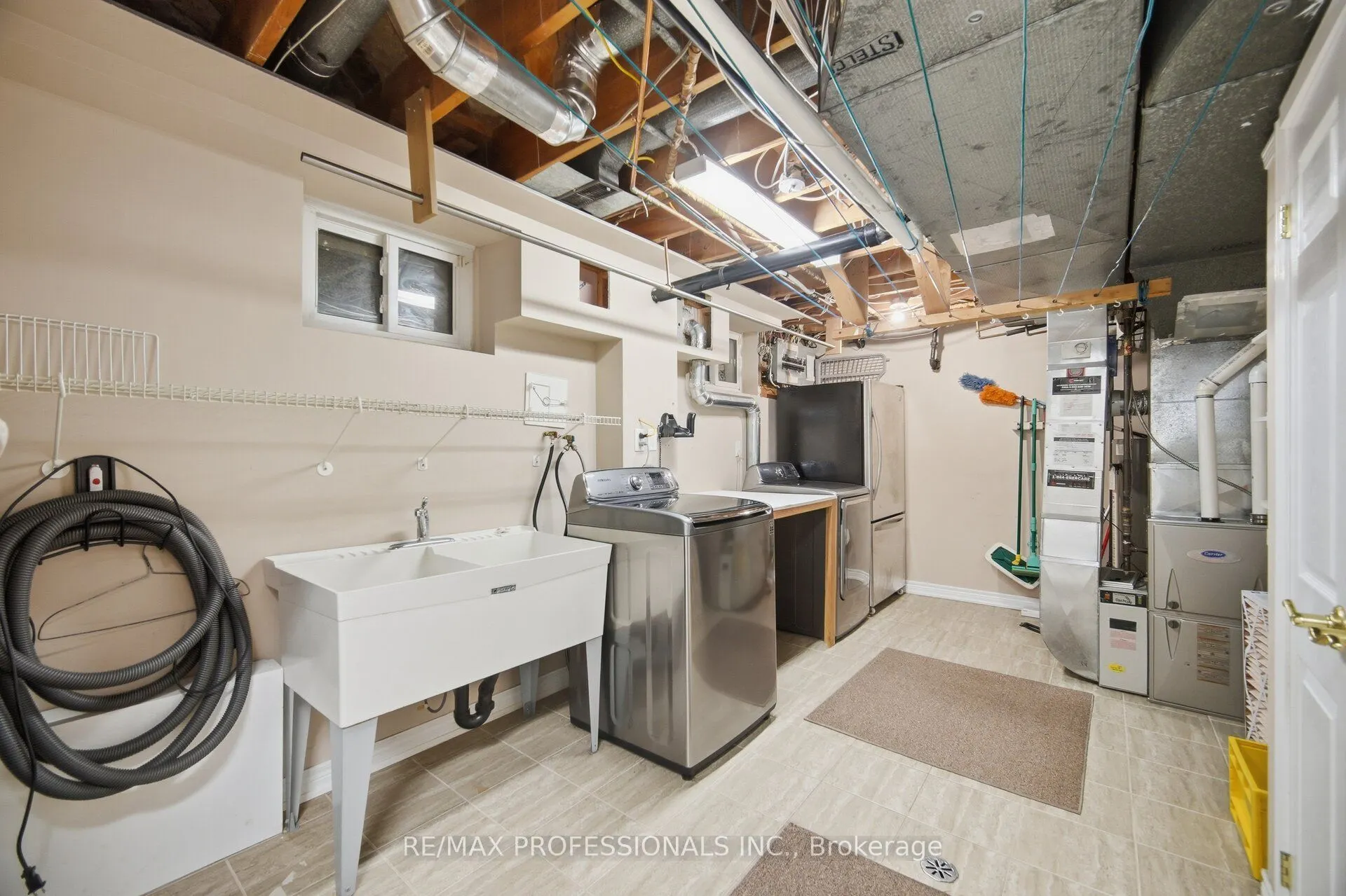 14 Strathdee Drive