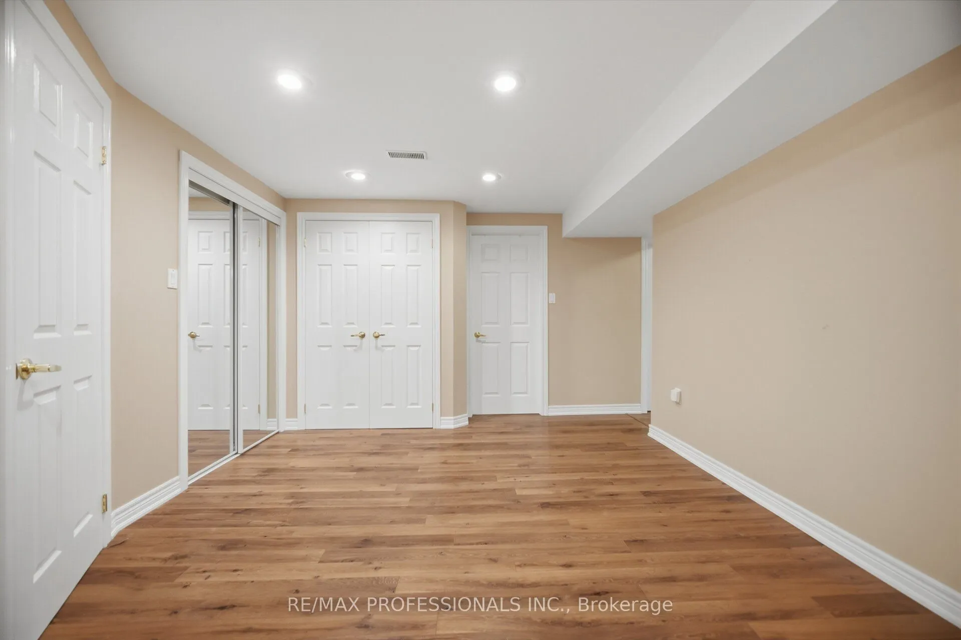 14 Strathdee Drive