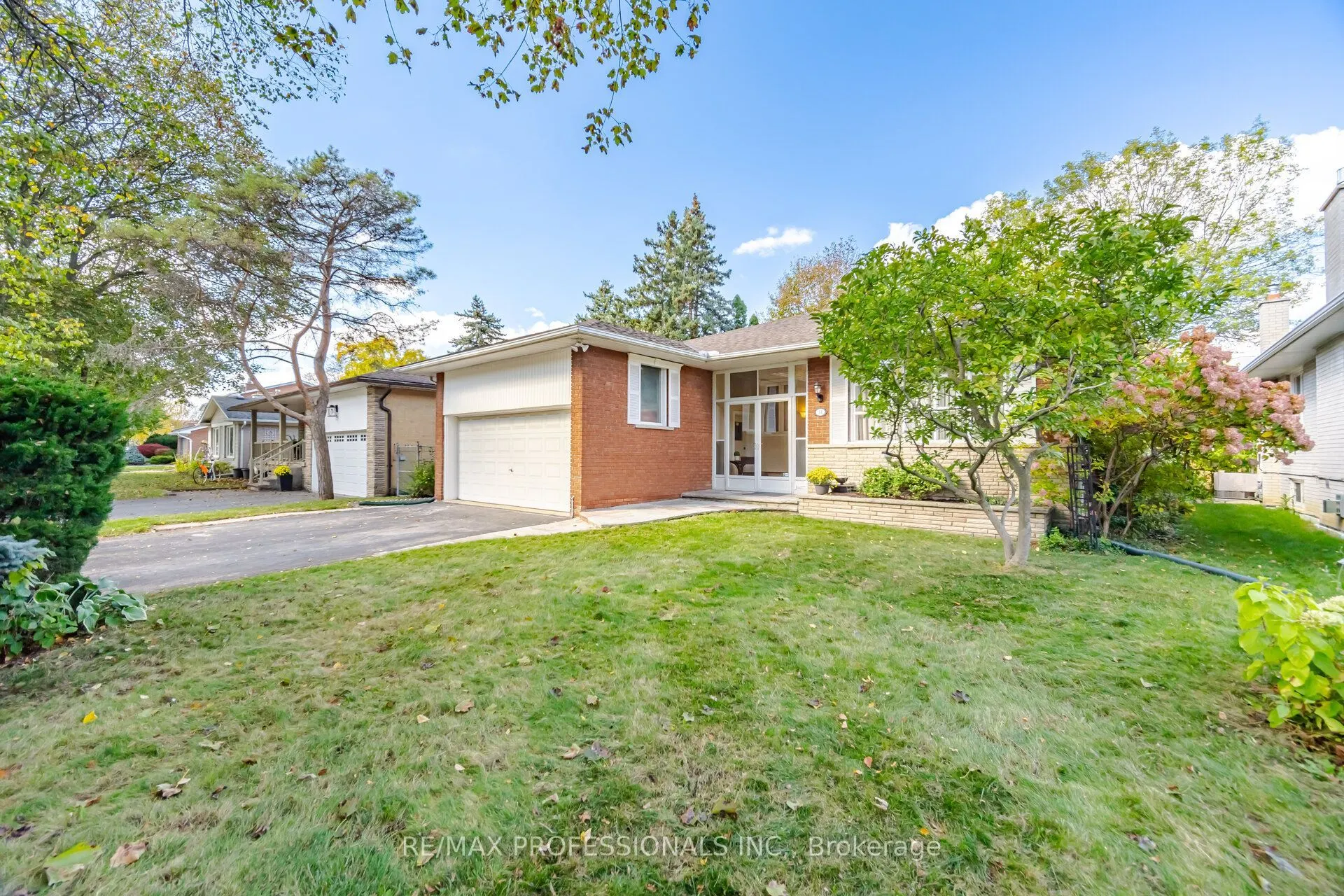 14 Strathdee Drive