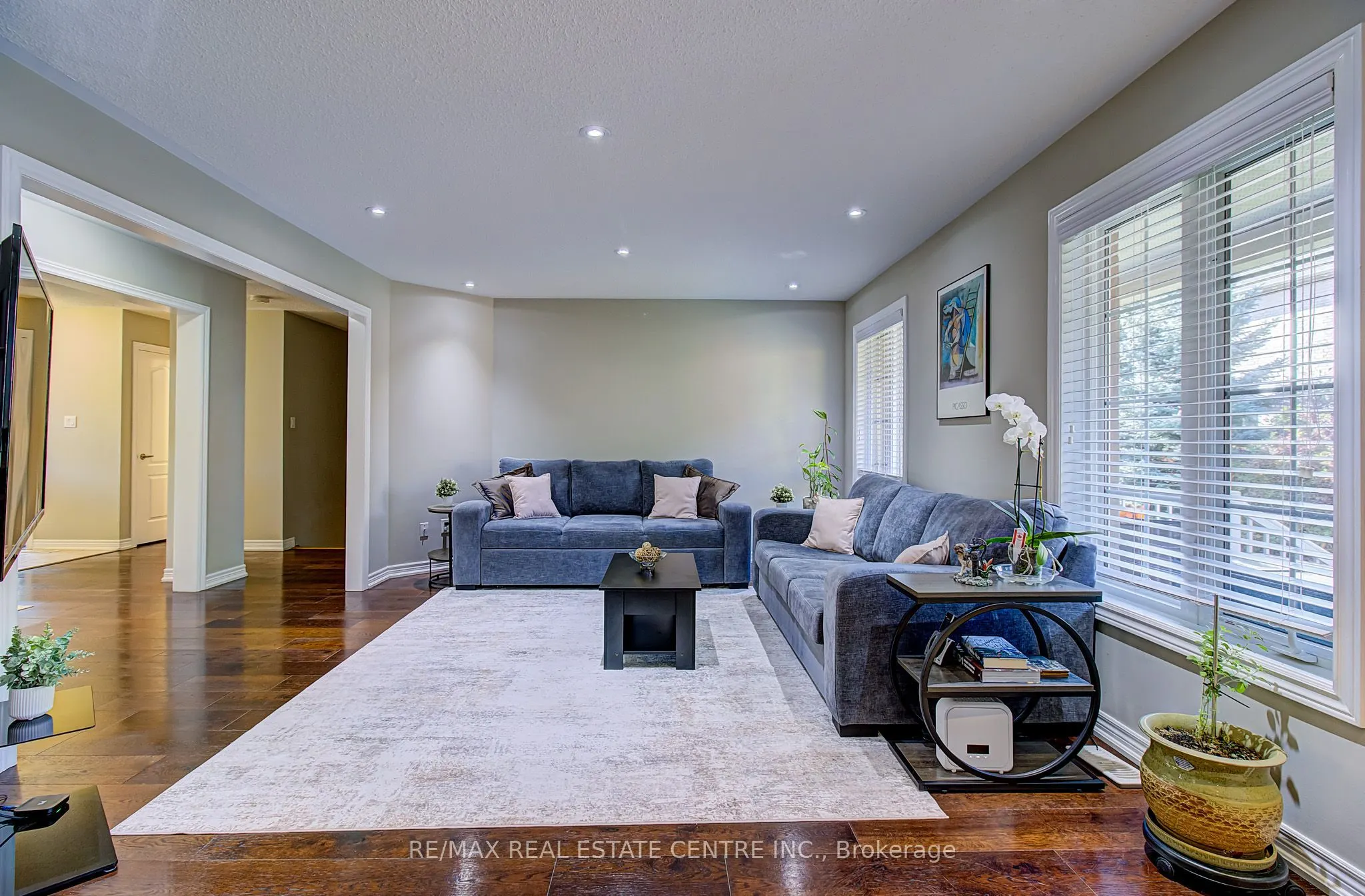 16 Lacorra Way S #8