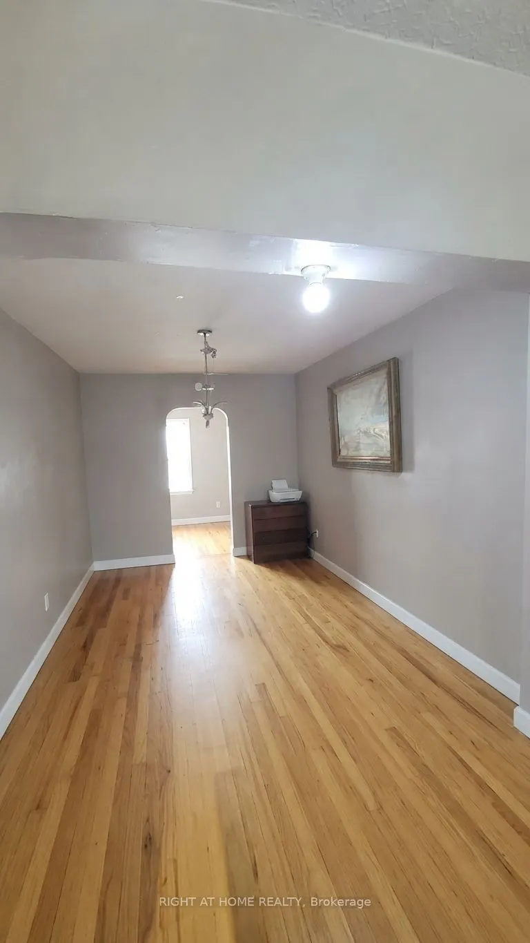 37 Deforest Road E