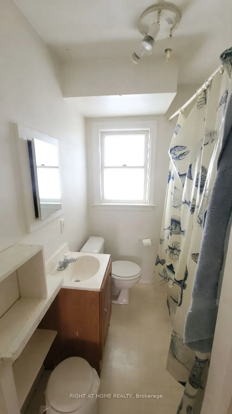 37 Deforest Road E