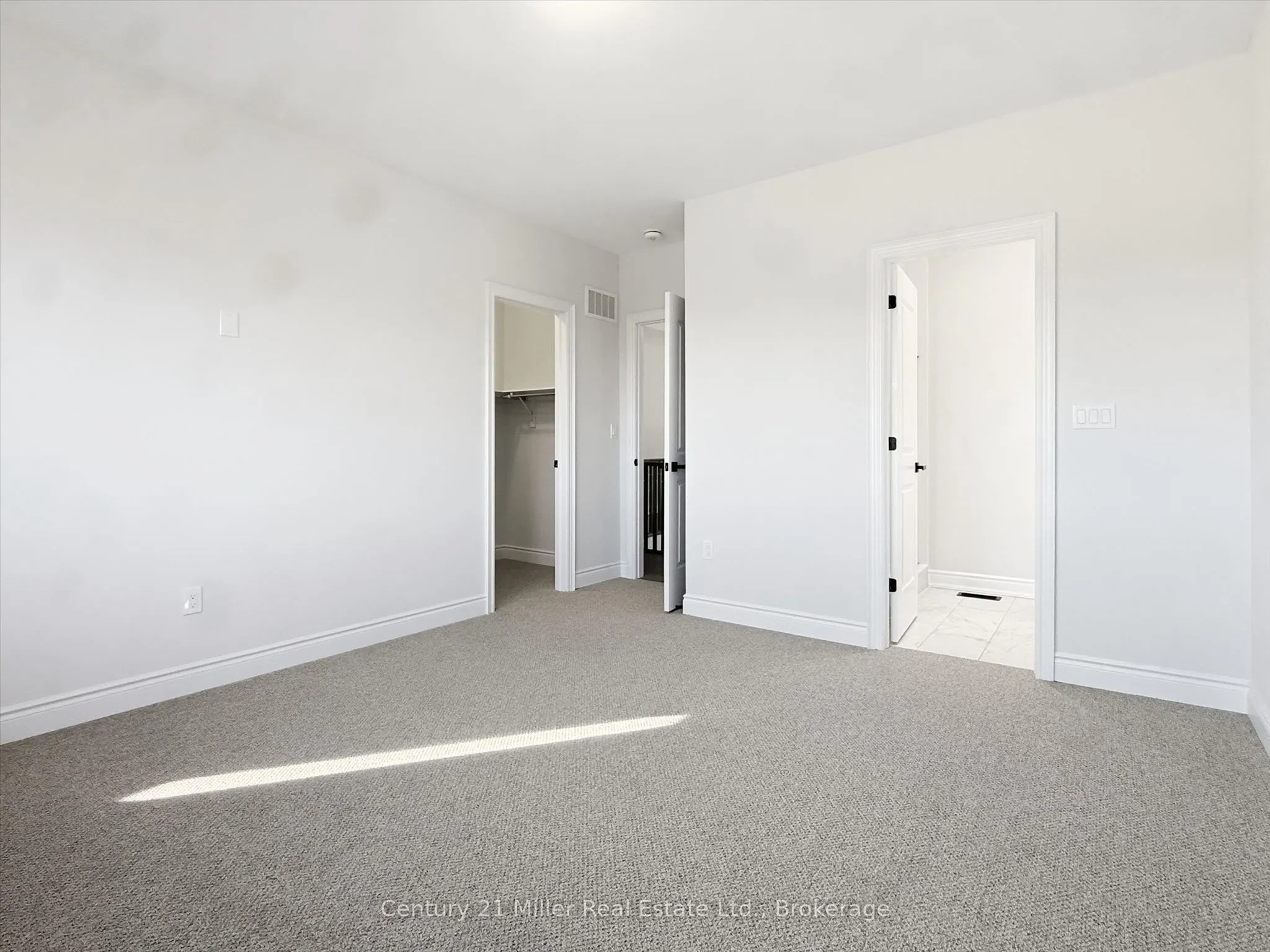 2339 Hyacinth Crescent