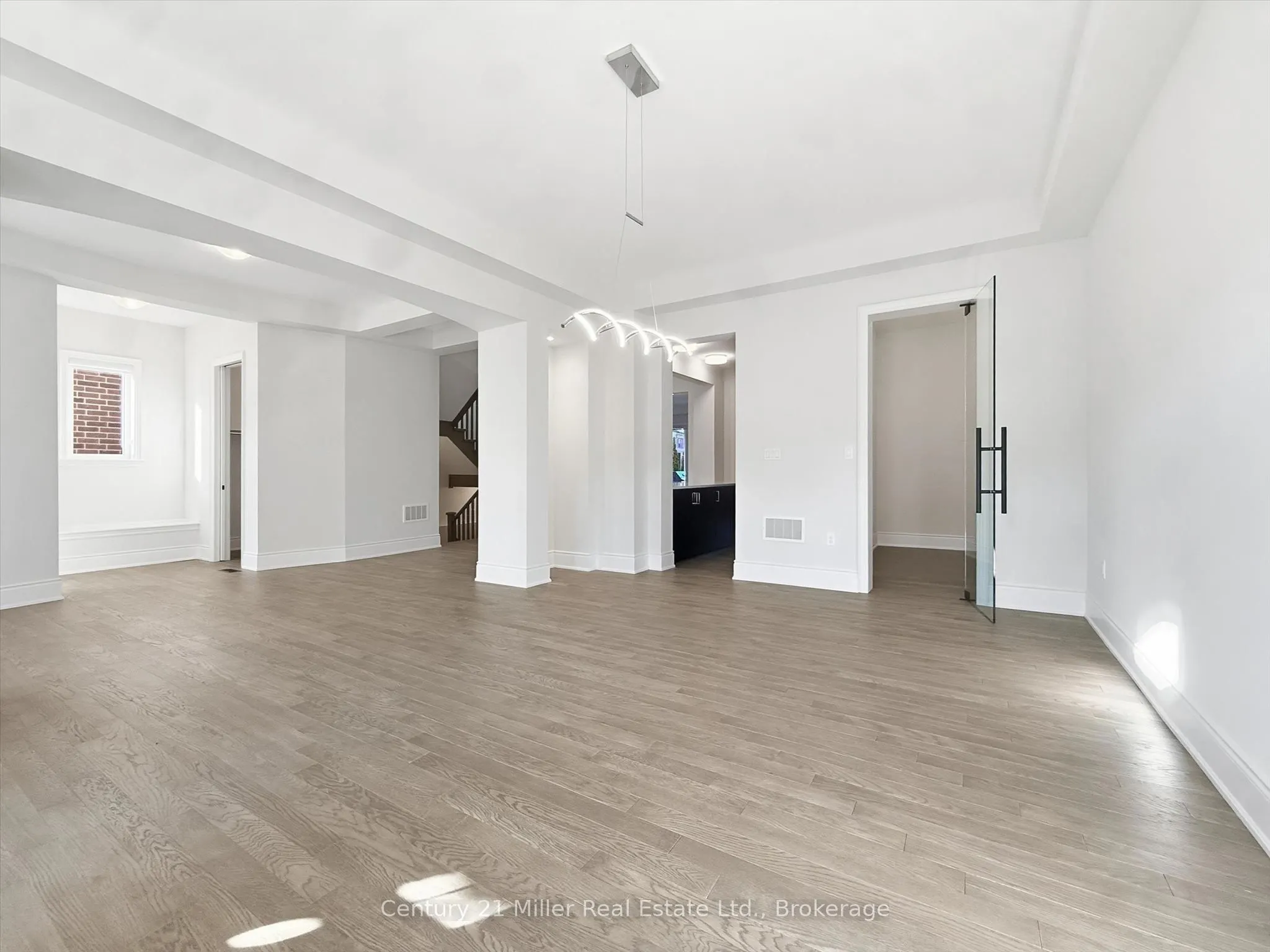2339 Hyacinth Crescent