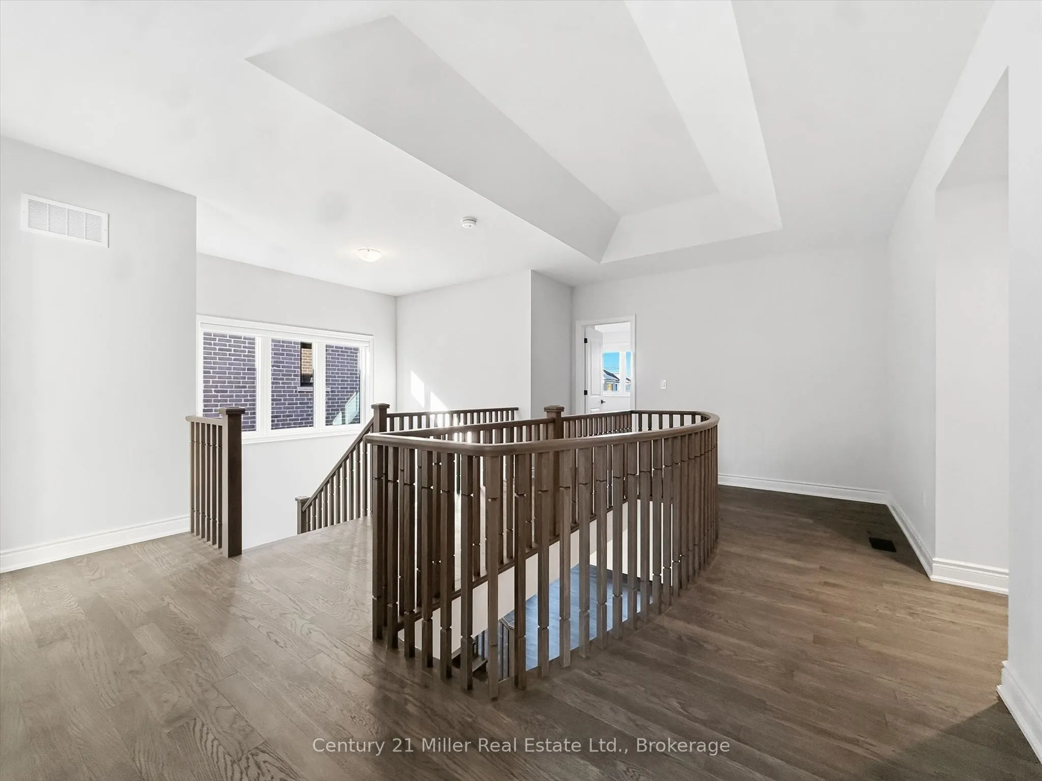 2339 Hyacinth Crescent