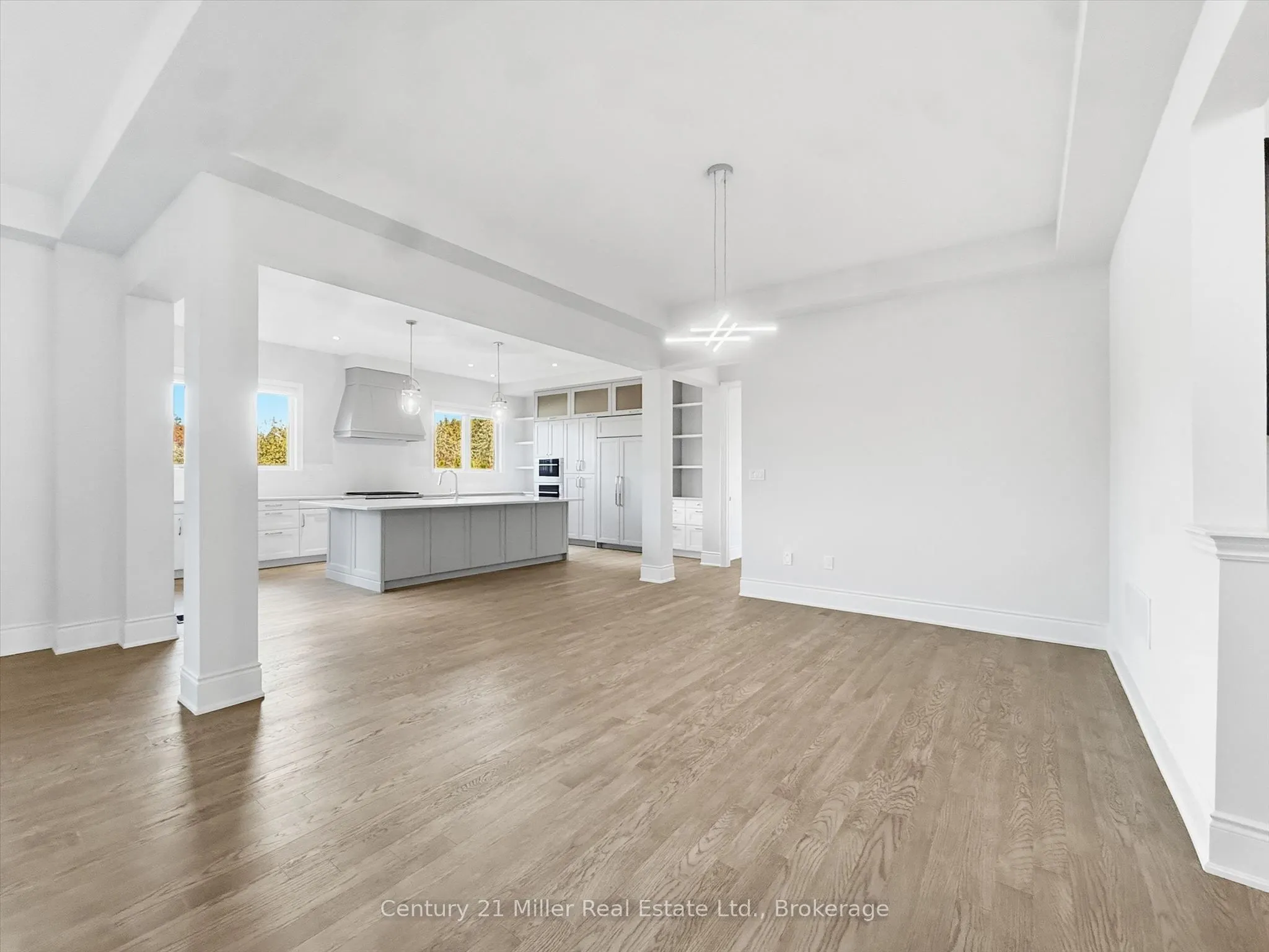 2339 Hyacinth Crescent