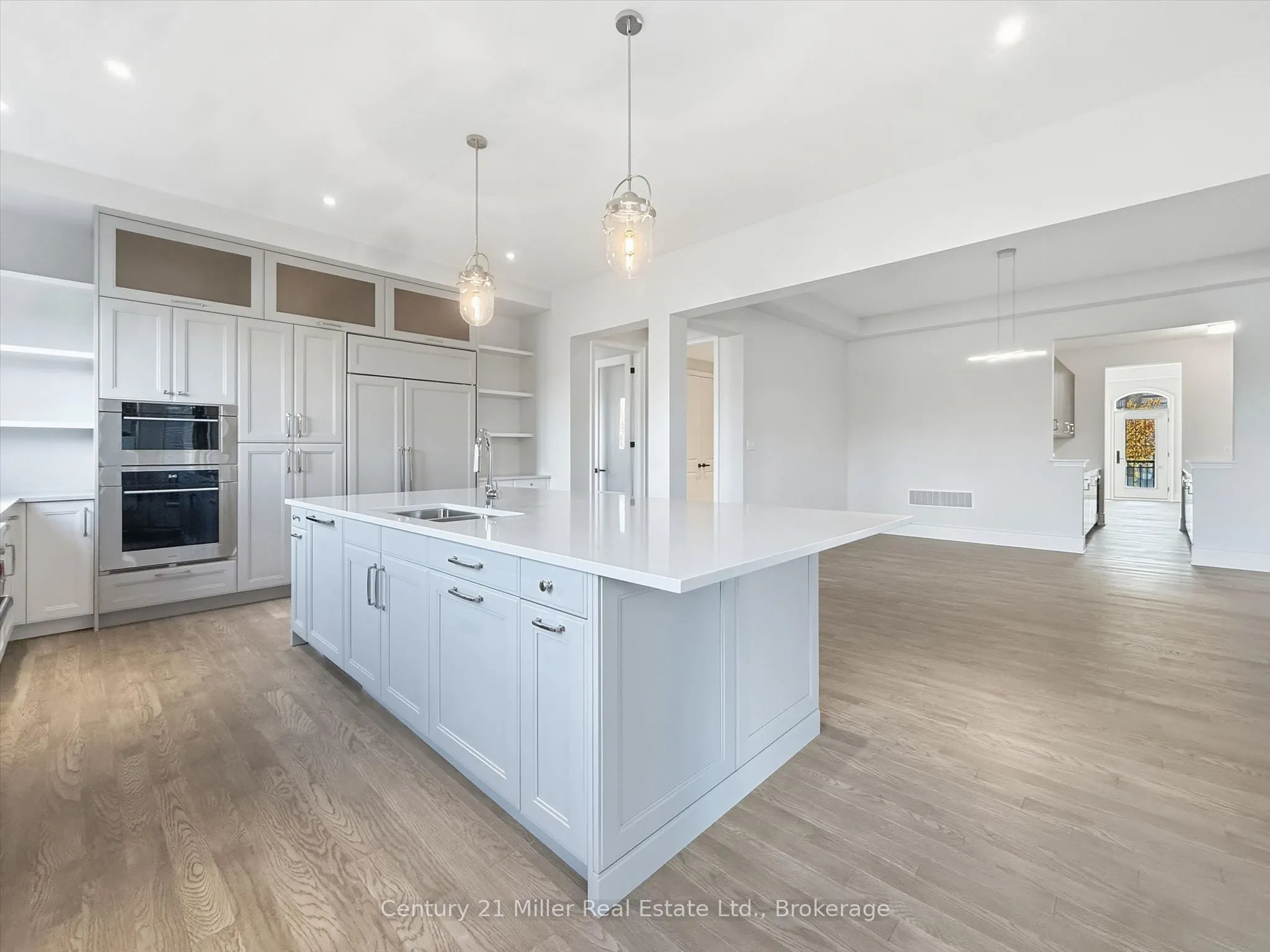 2339 Hyacinth Crescent