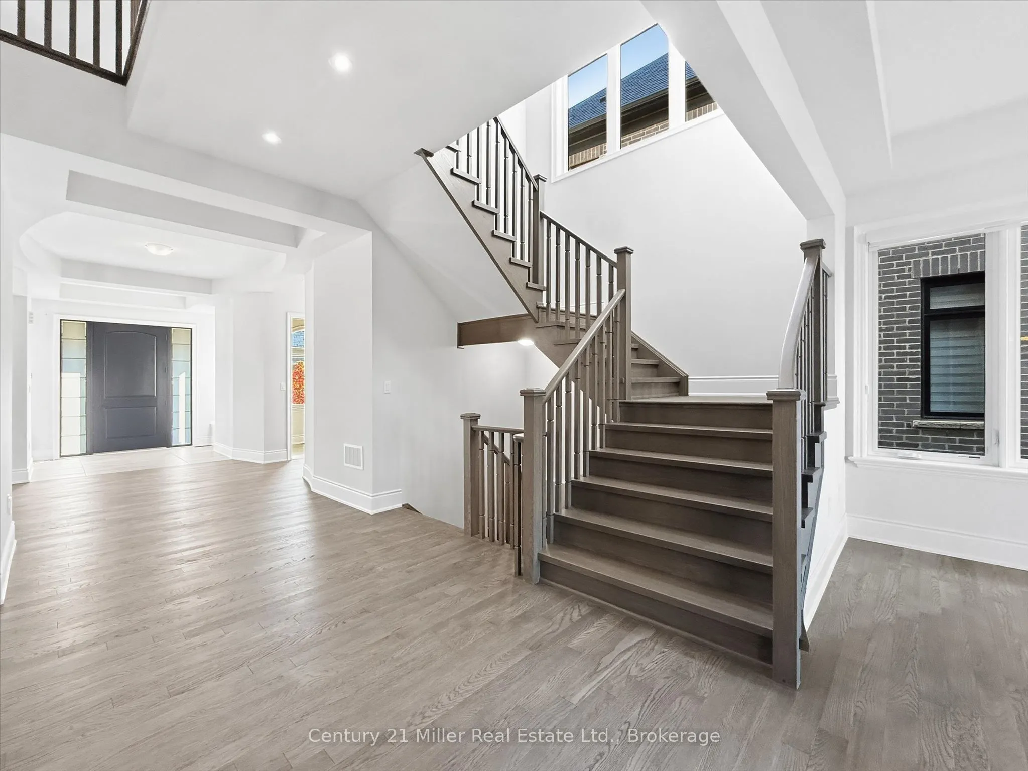 2339 Hyacinth Crescent