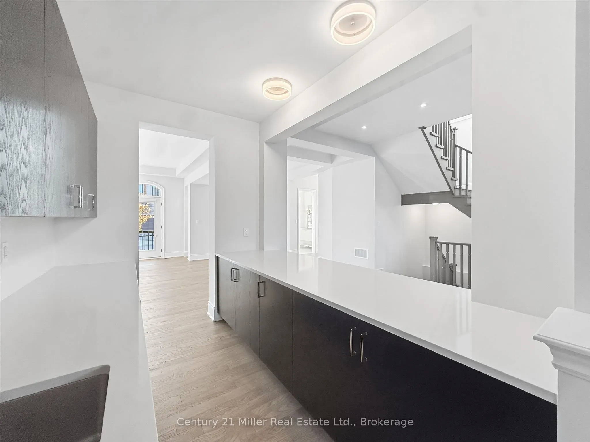2339 Hyacinth Crescent