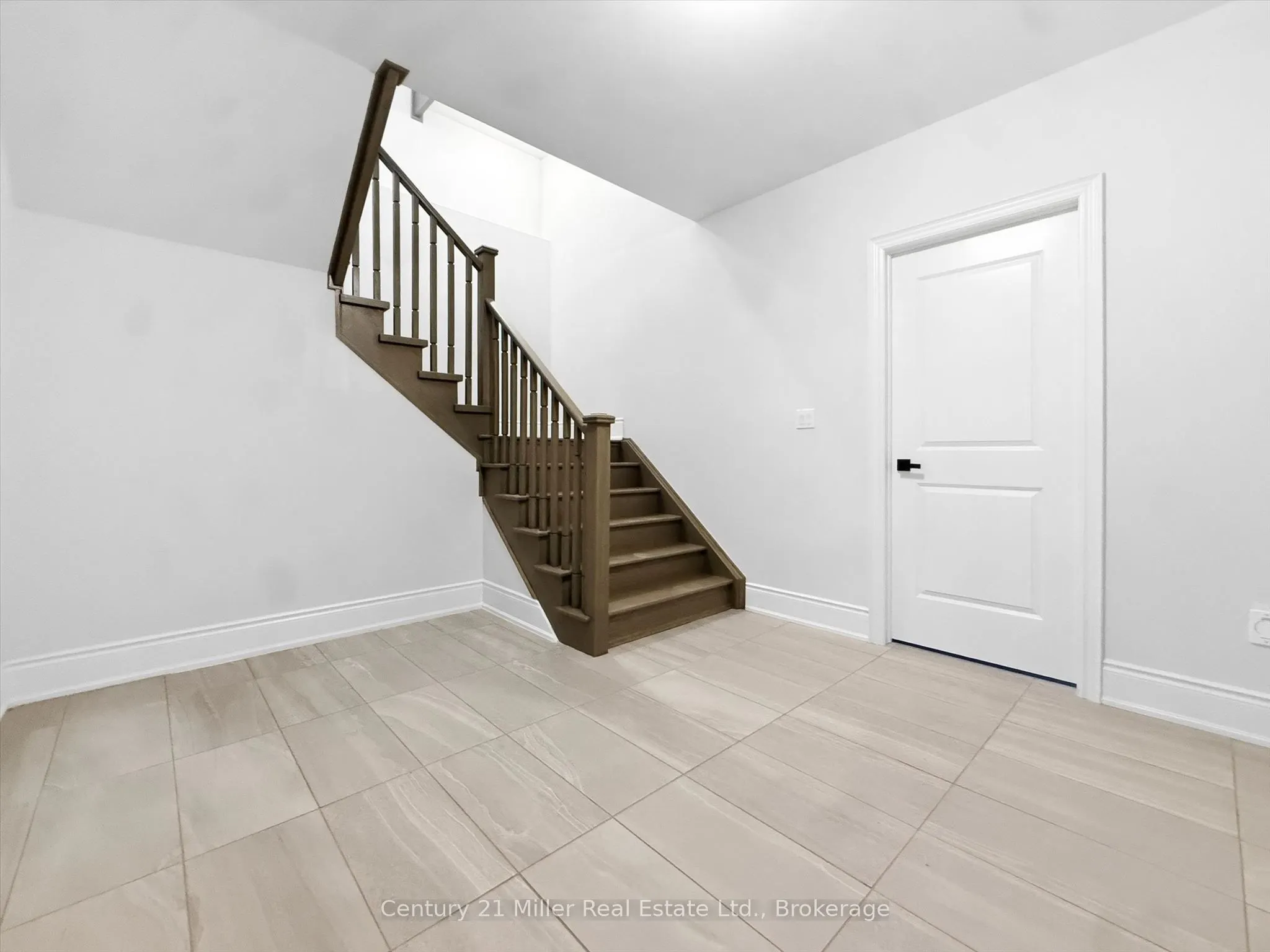 2339 Hyacinth Crescent