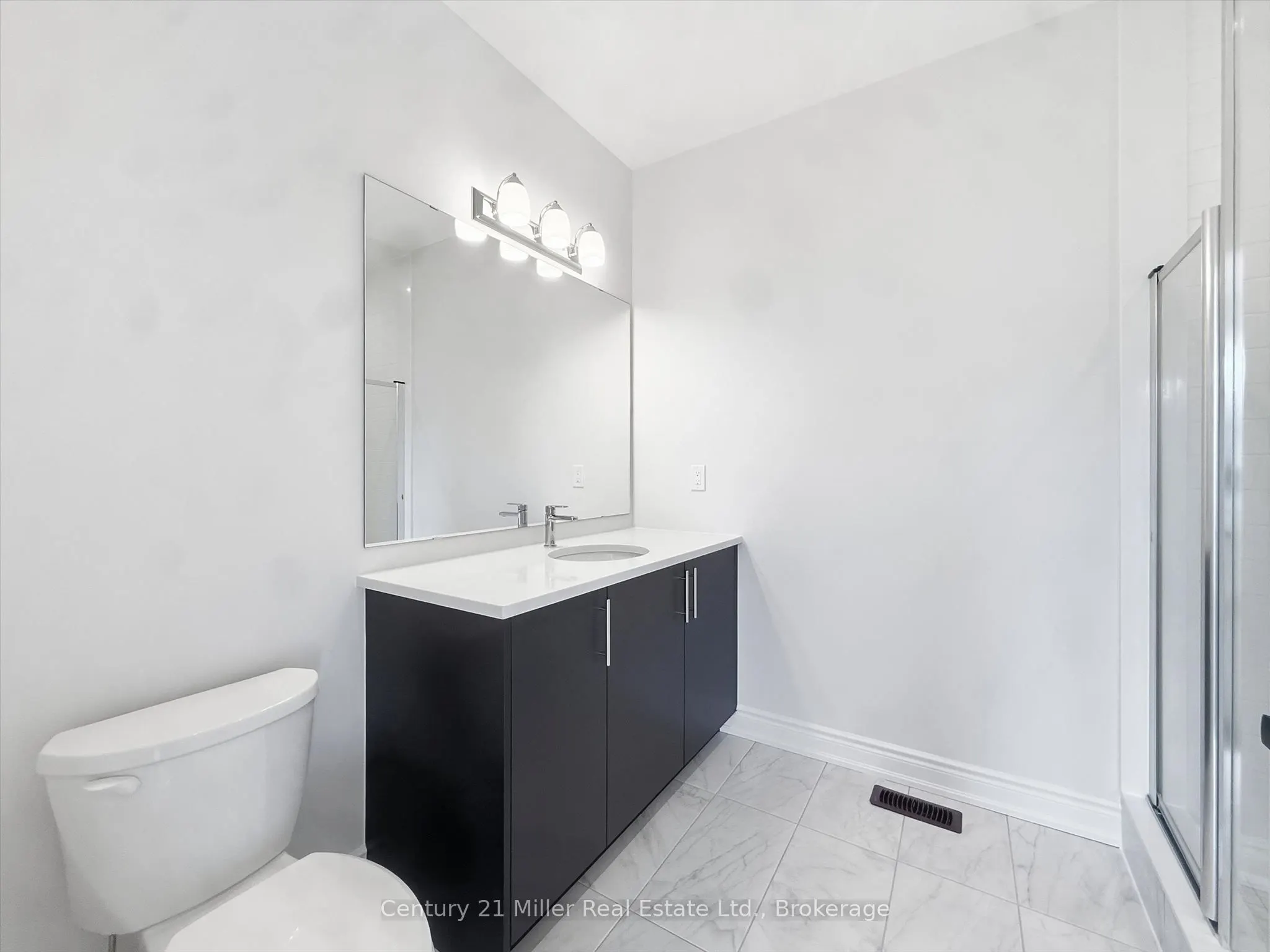 2339 Hyacinth Crescent