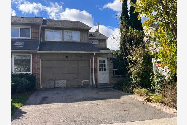 4240 Thom Gardens