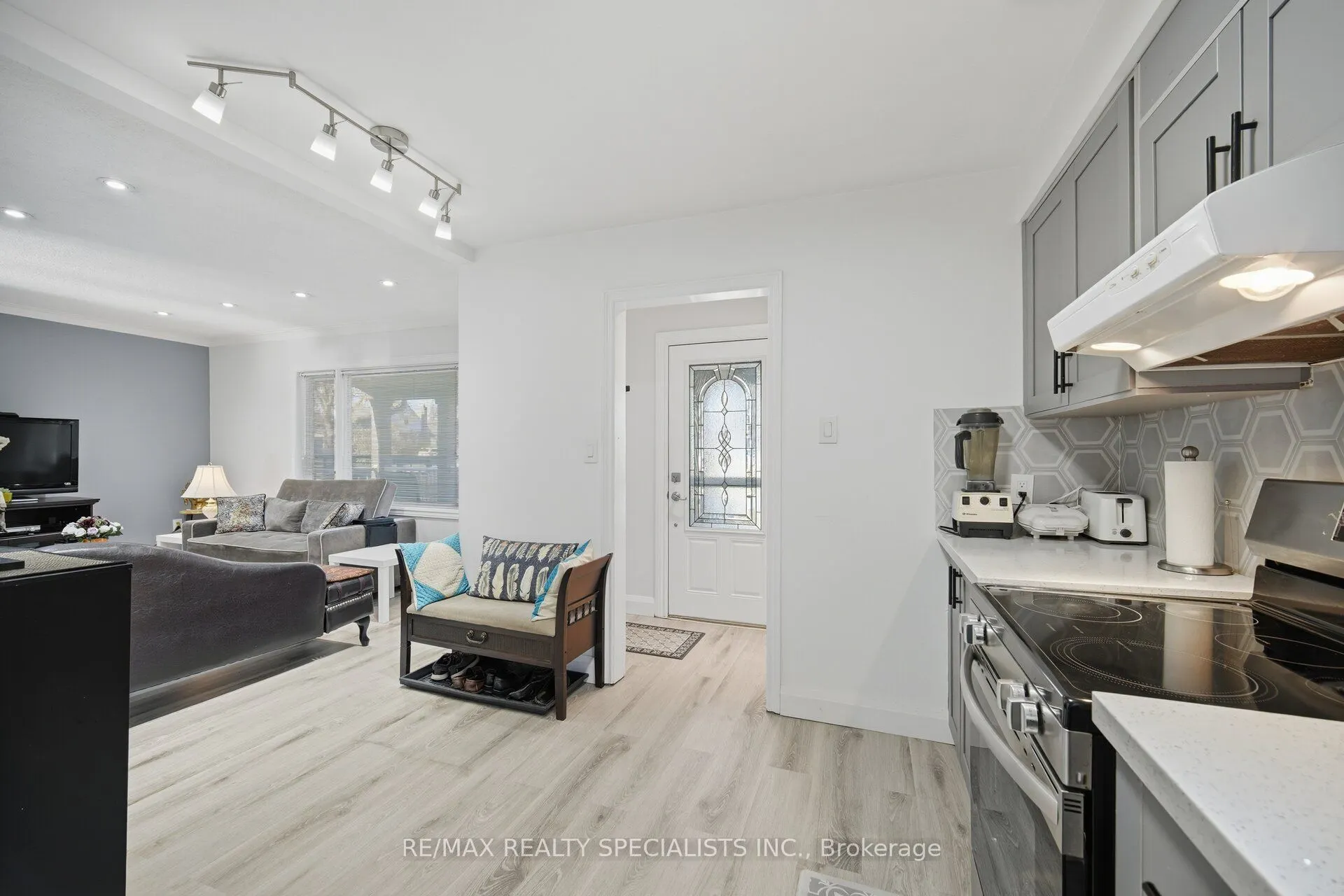 87 Woodward Avenue