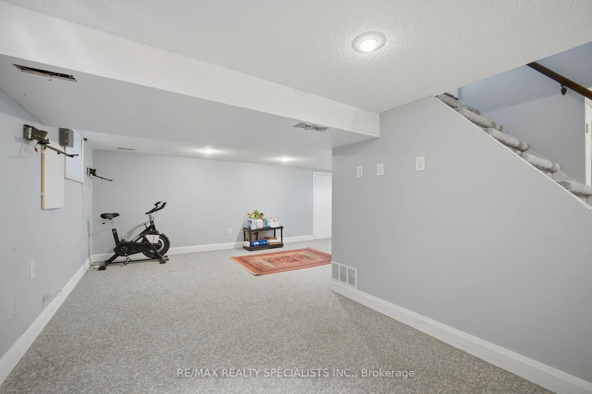 87 Woodward Avenue