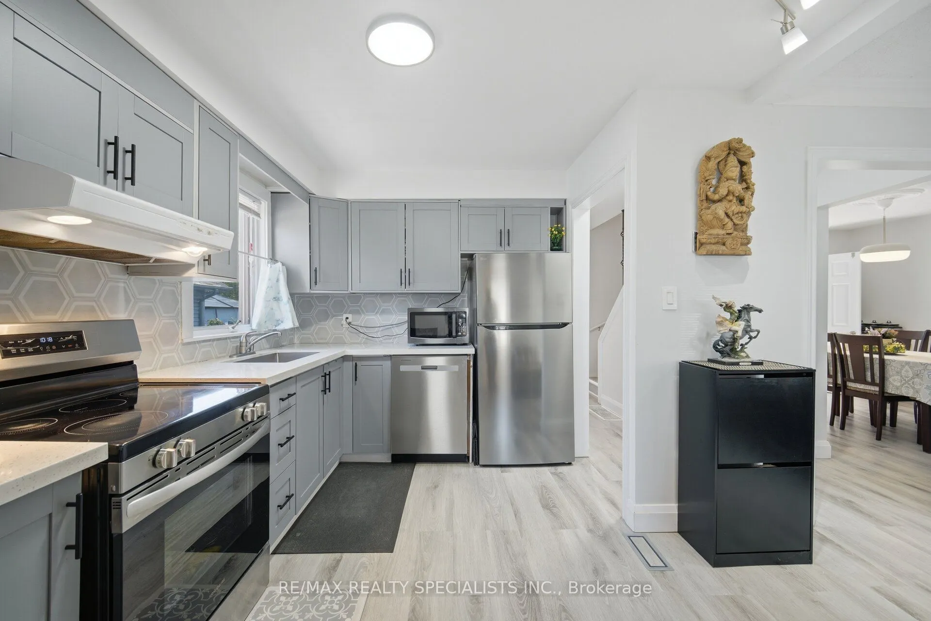 87 Woodward Avenue