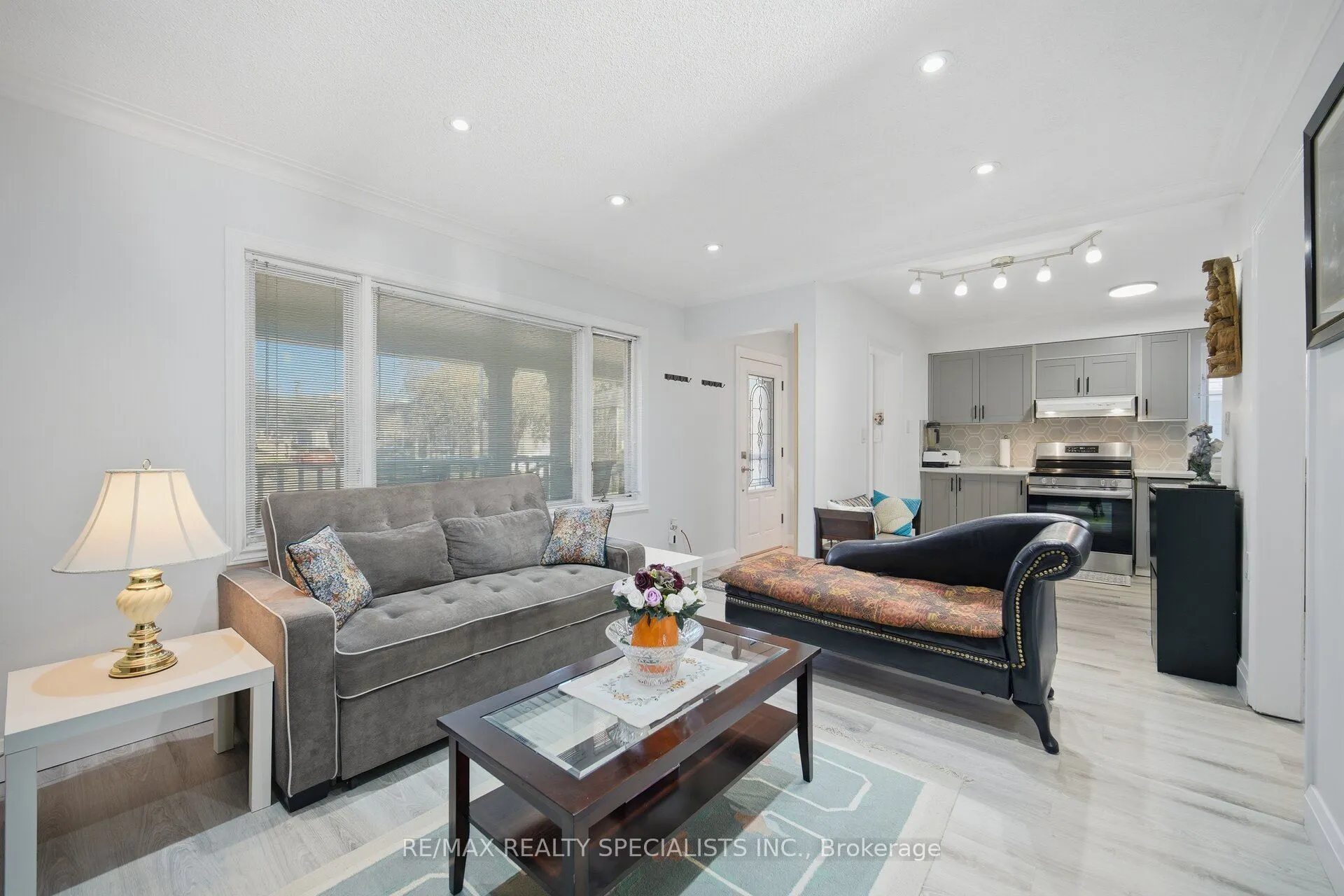 87 Woodward Avenue
