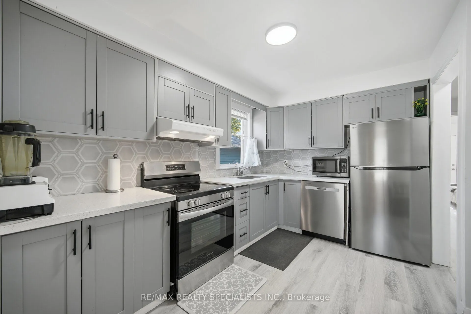 87 Woodward Avenue