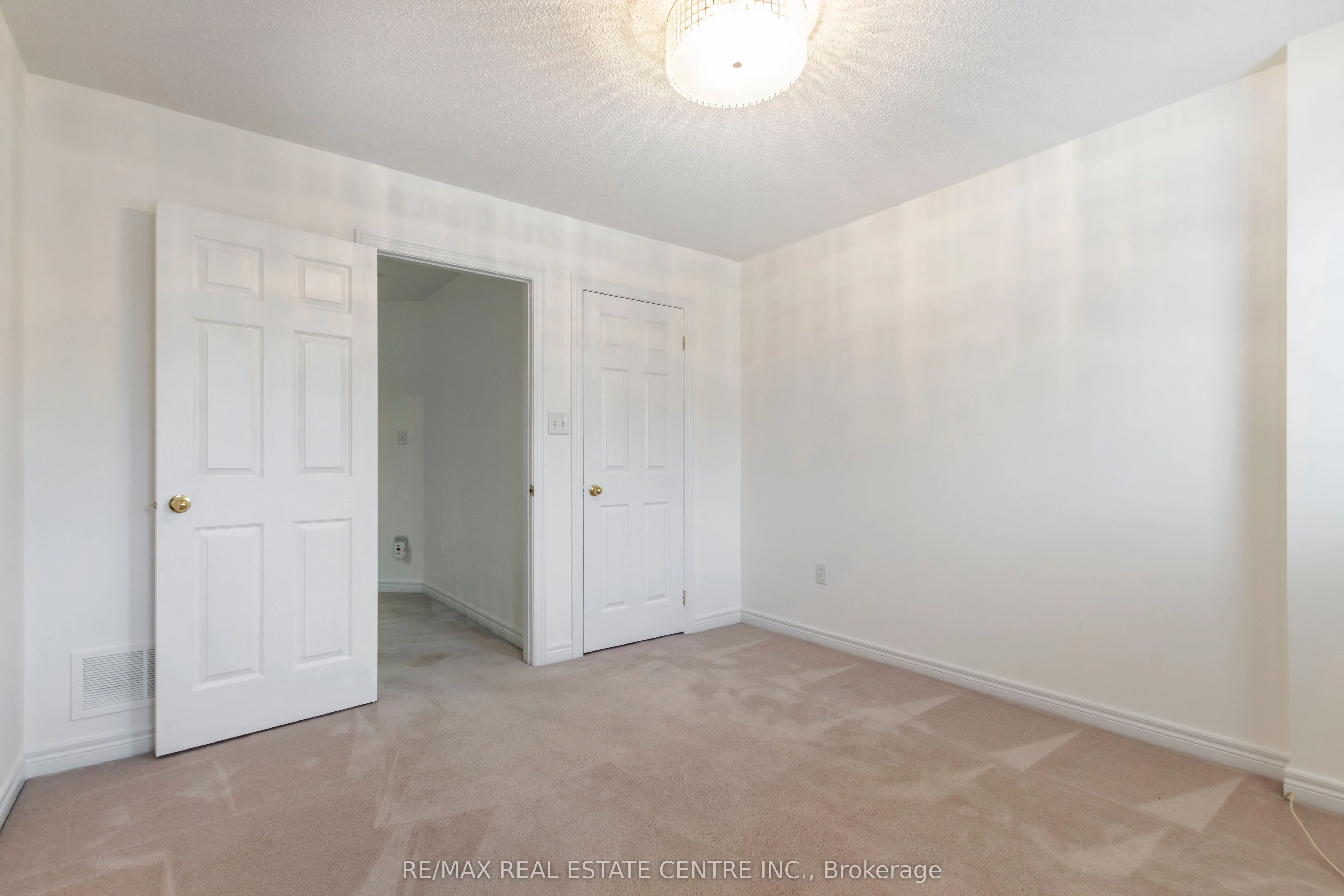 130 Robert Street #29