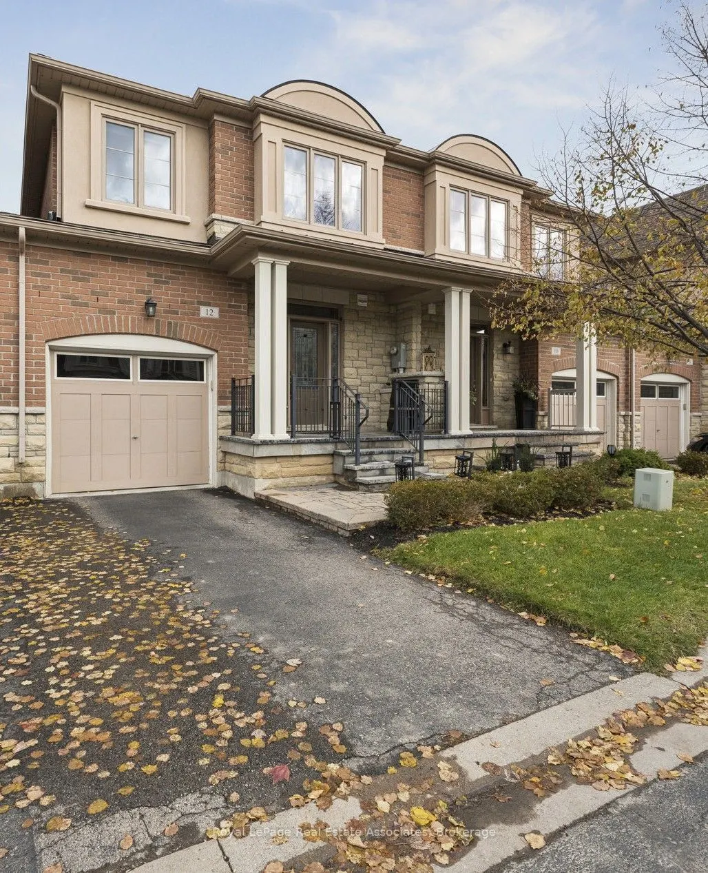 12 Diamond Leaf Lane