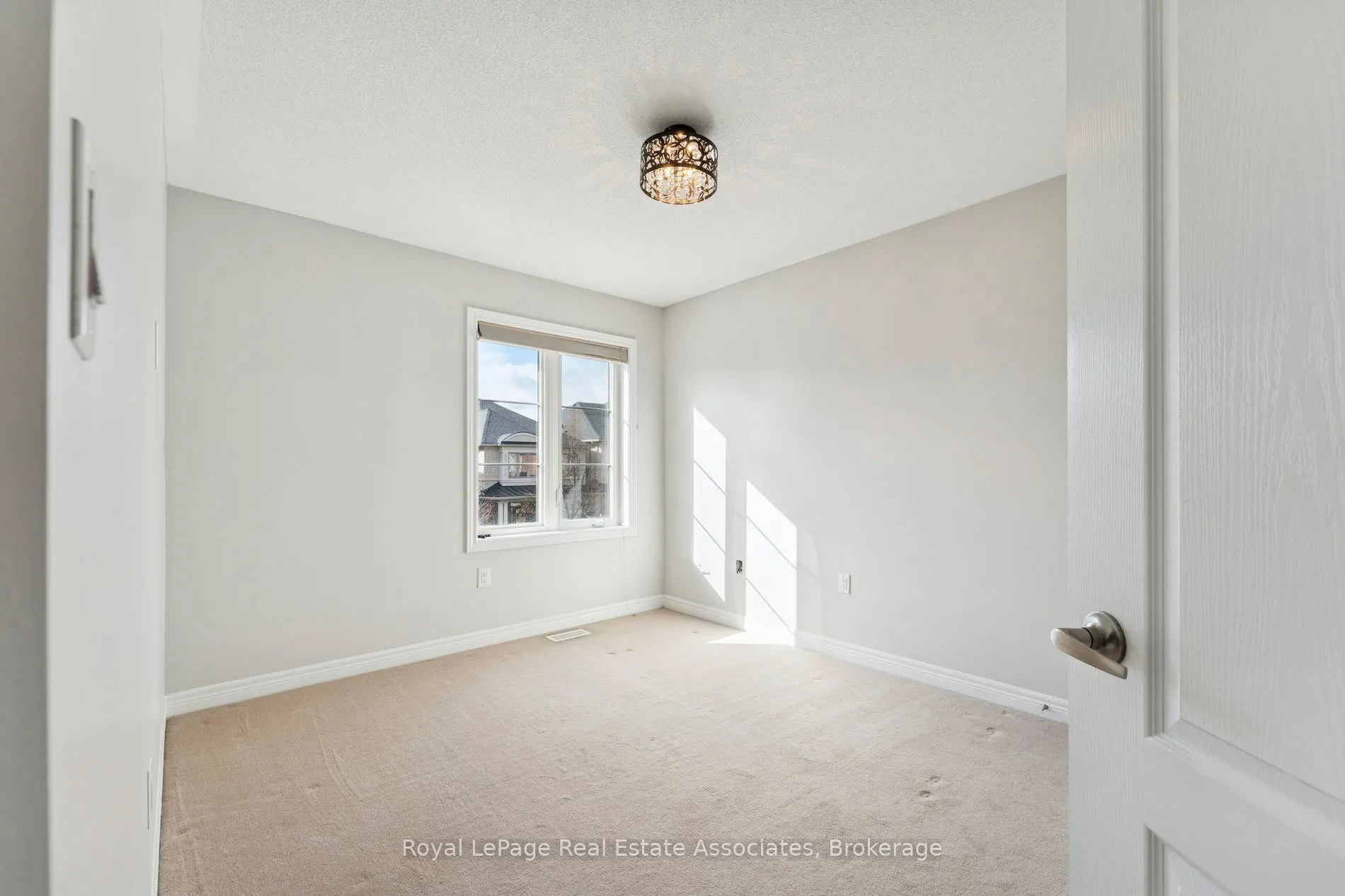 12 Diamond Leaf Lane