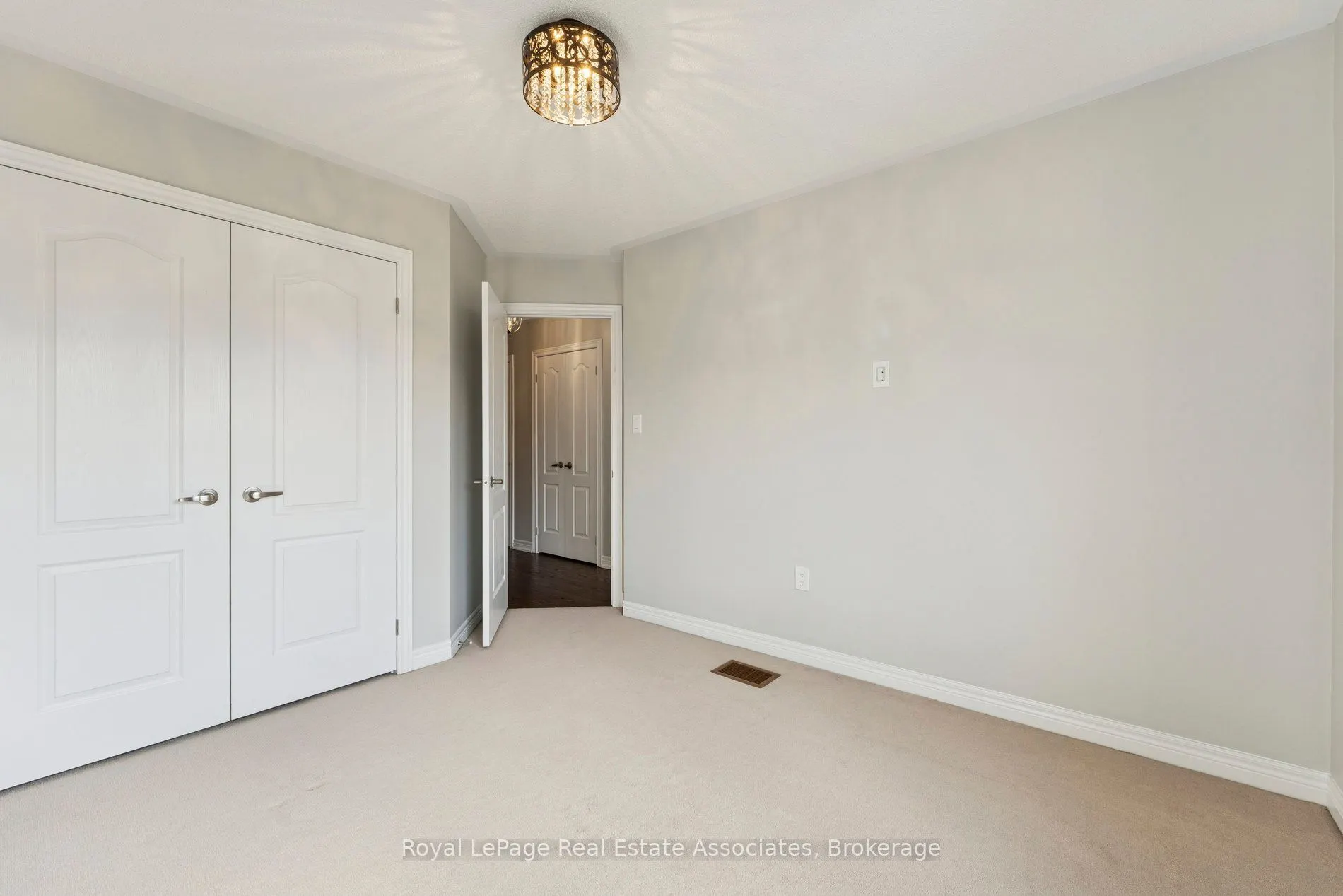 12 Diamond Leaf Lane