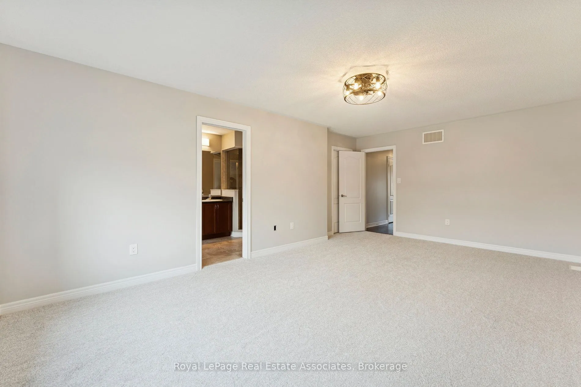 12 Diamond Leaf Lane