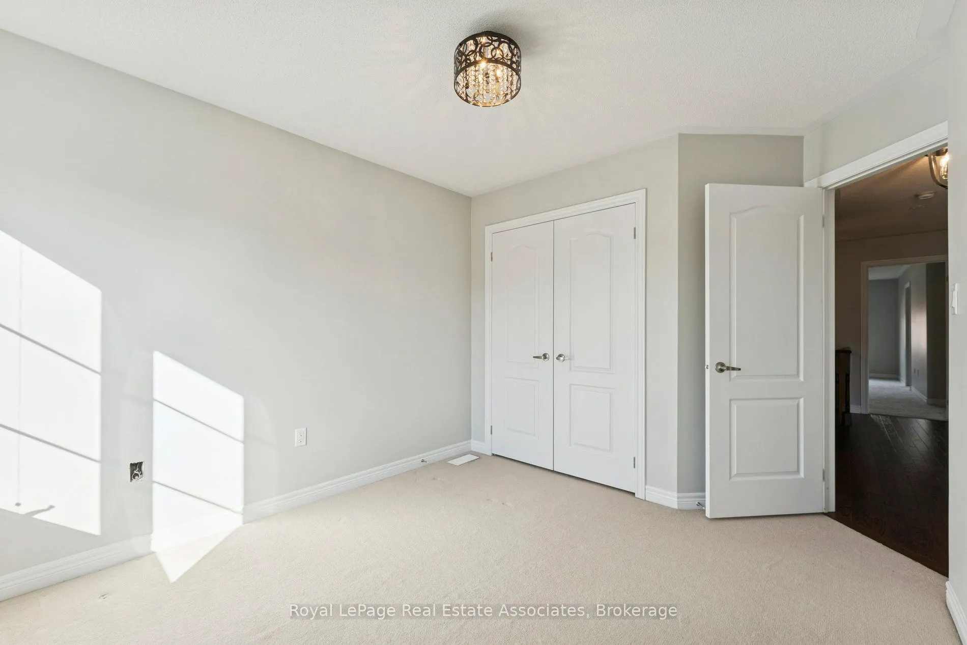 12 Diamond Leaf Lane