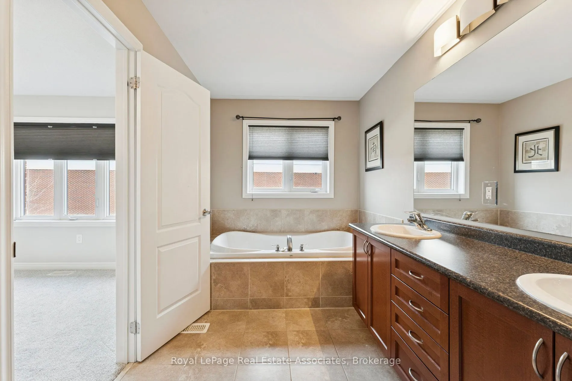 12 Diamond Leaf Lane