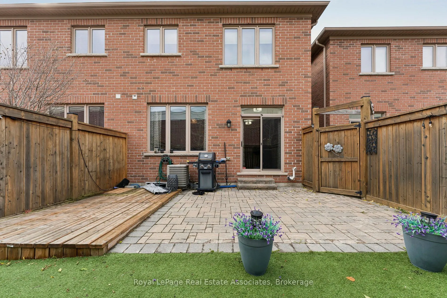 12 Diamond Leaf Lane