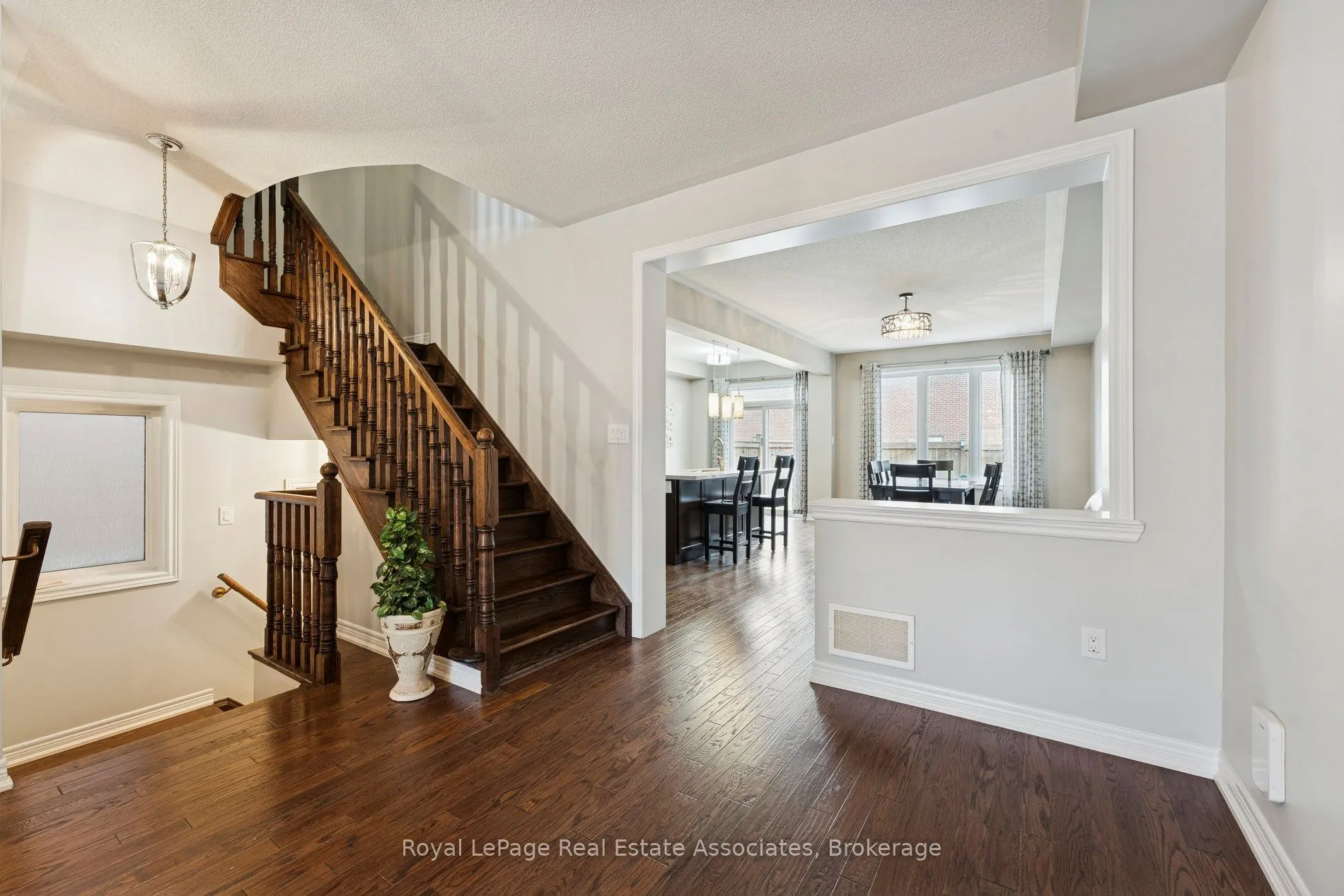 12 Diamond Leaf Lane