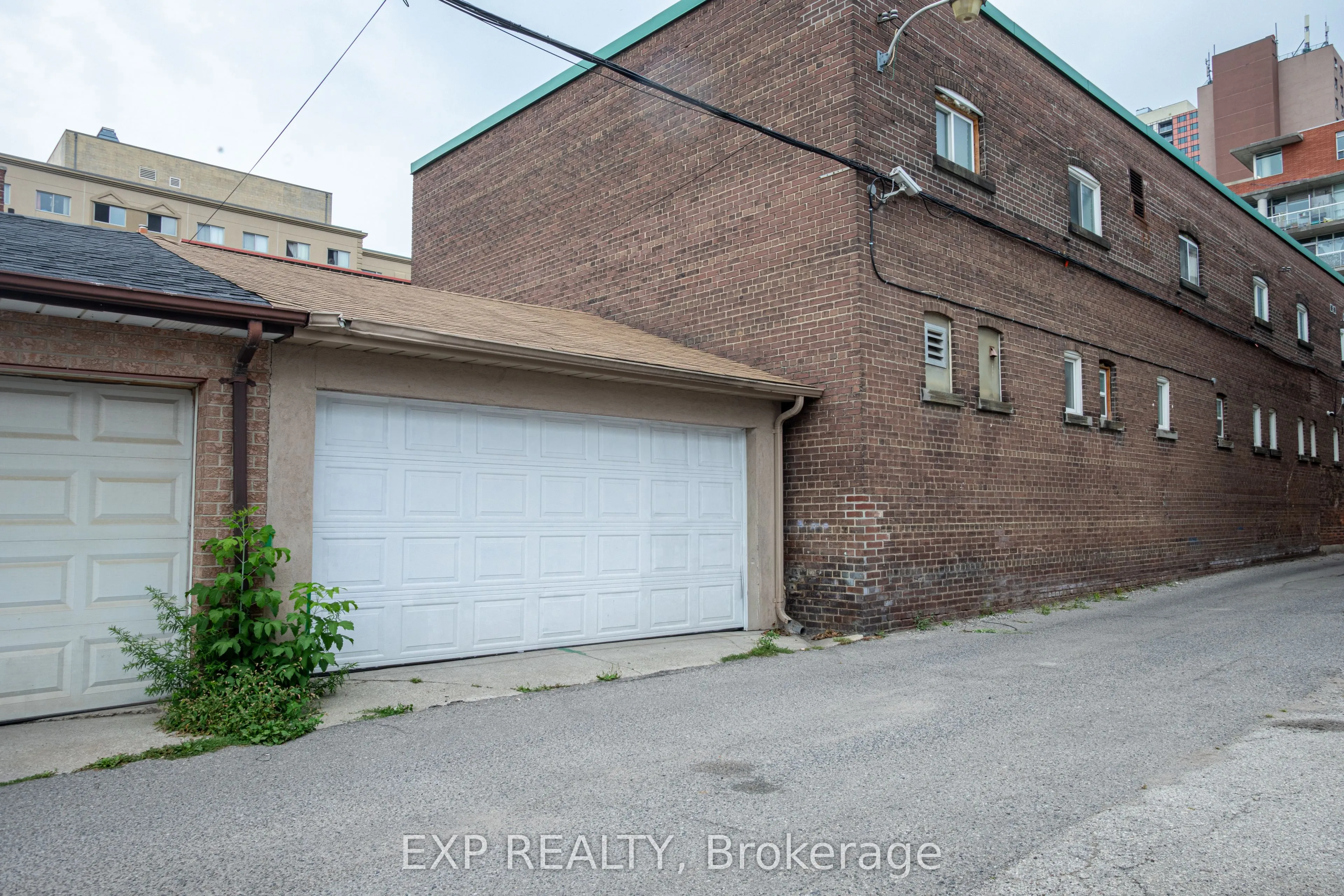 971 Lansdowne Avenue