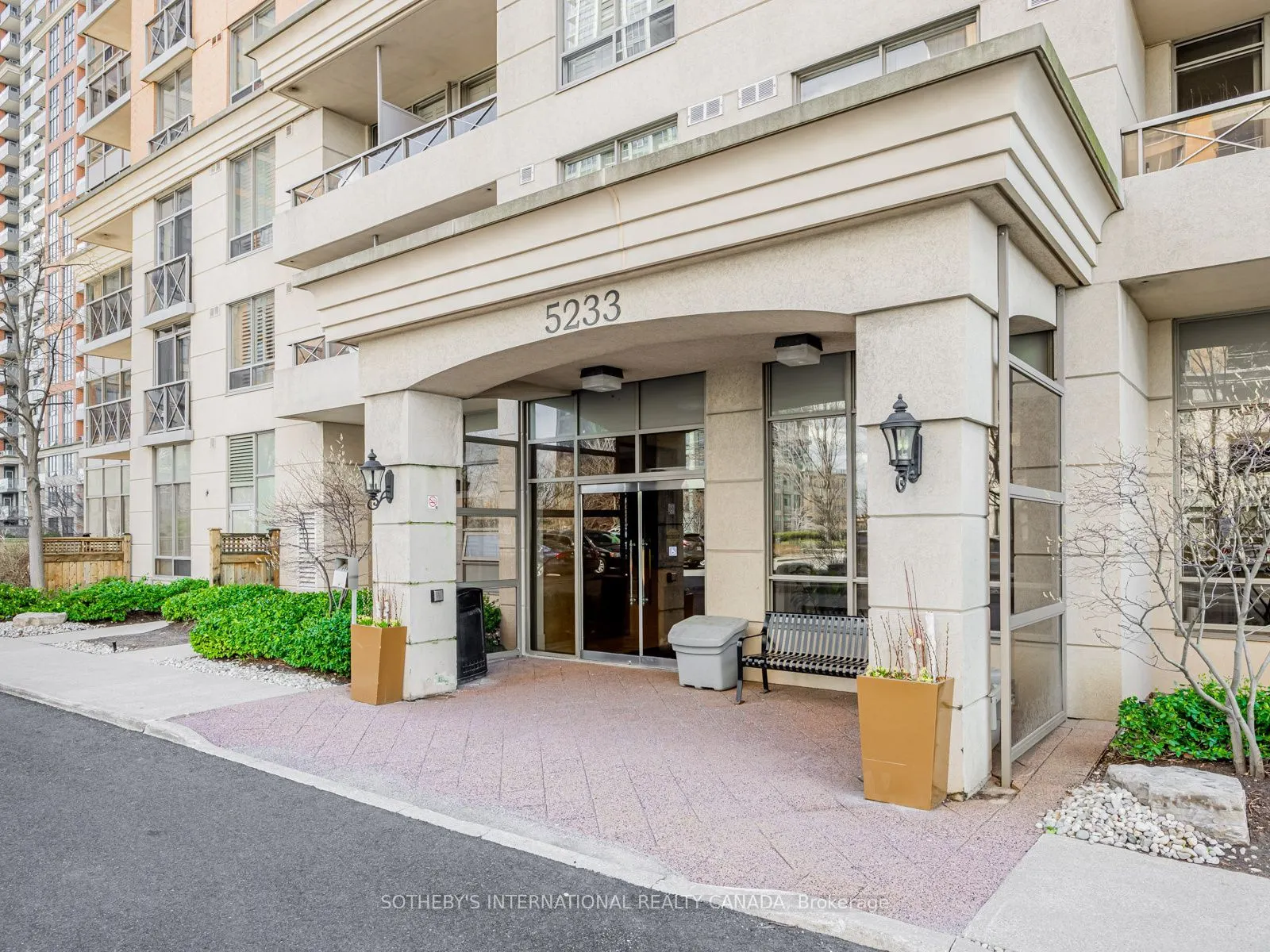 5233 Dundas Street W #127