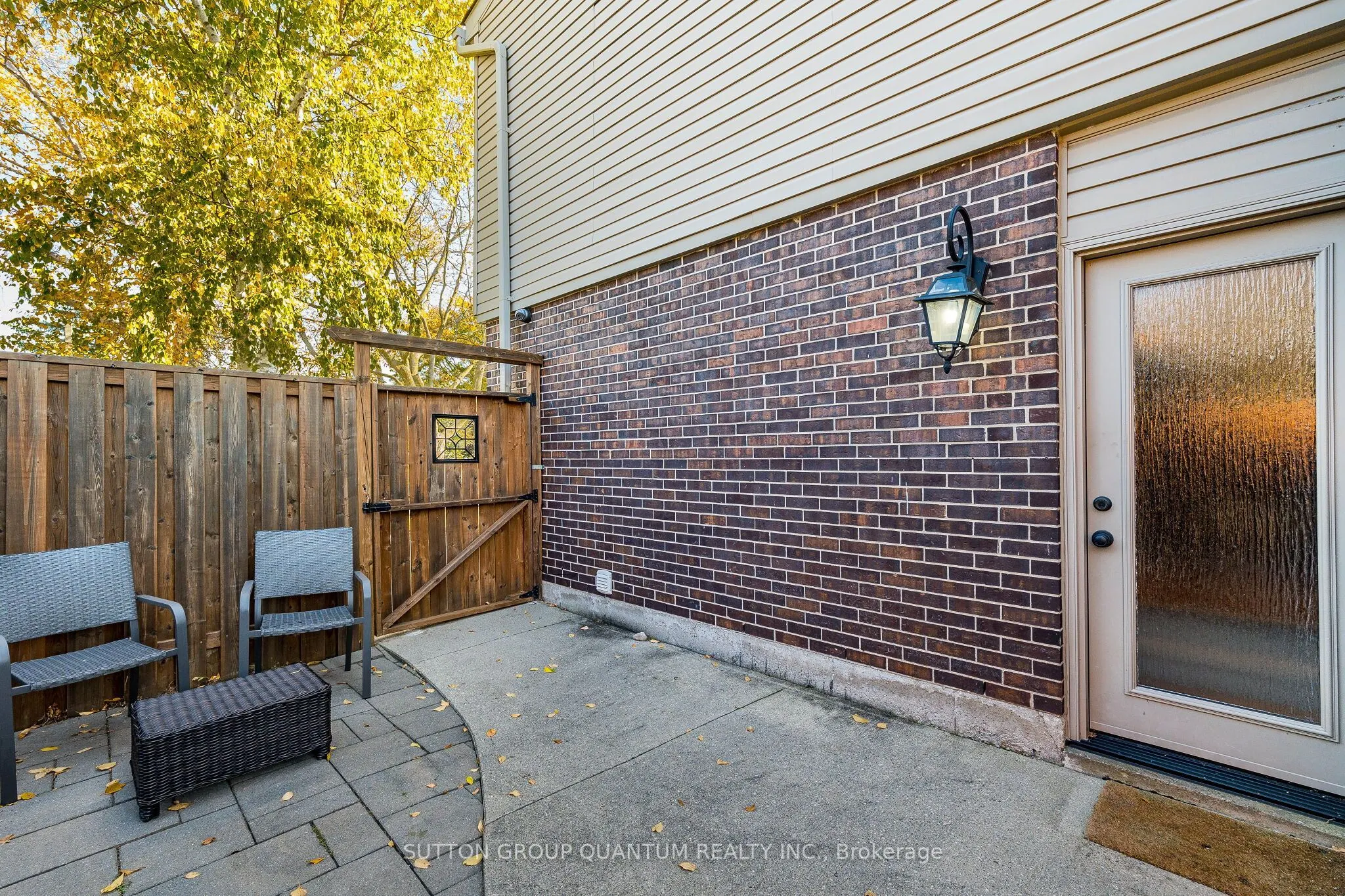 2576 Mainroyal Street