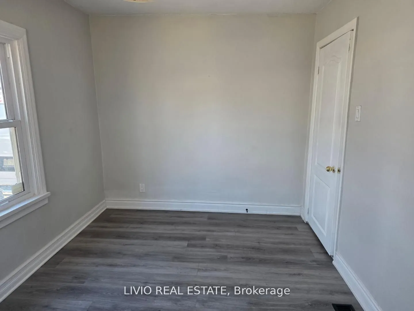 323 Queen Street E