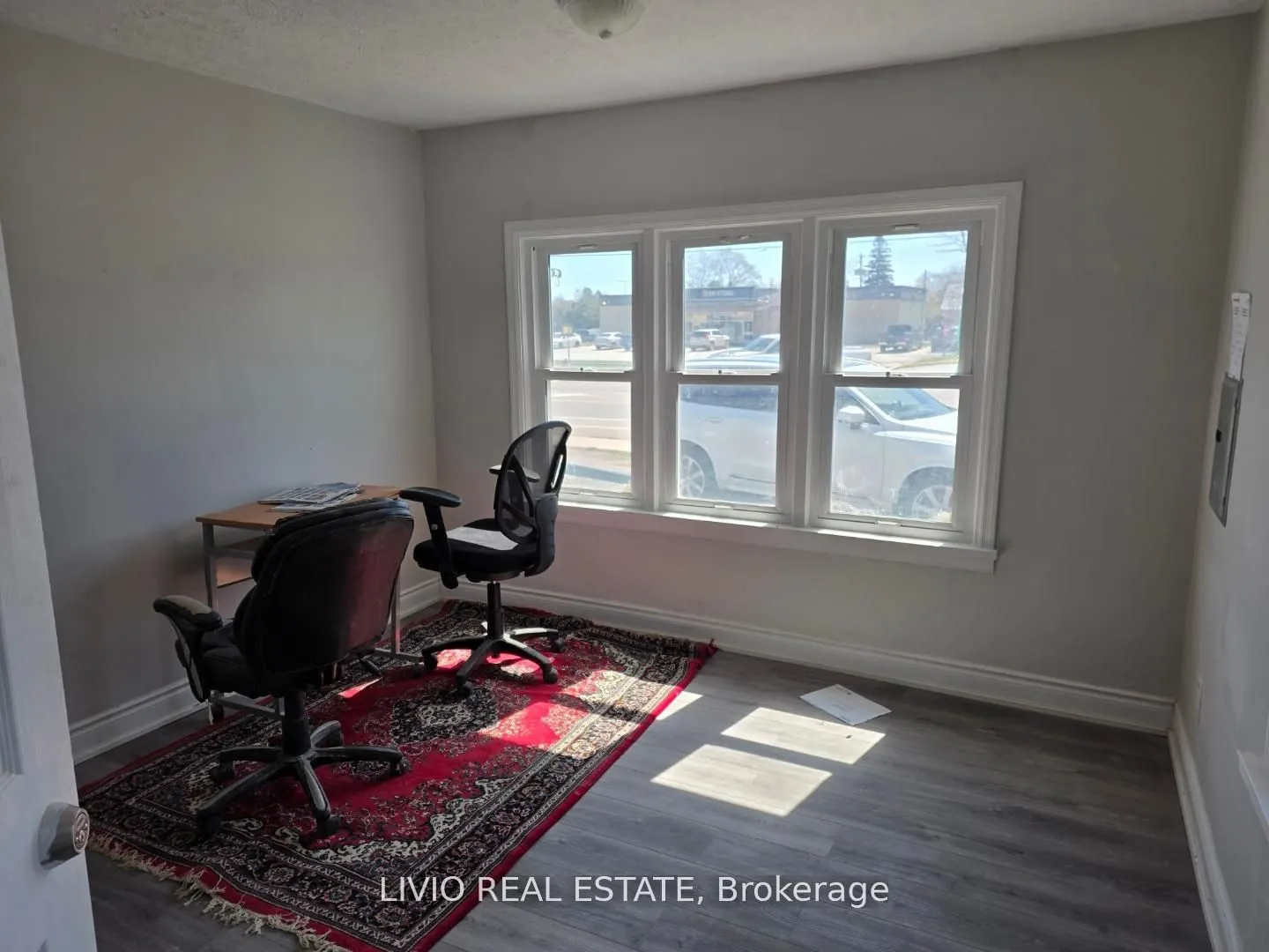 323 Queen Street E