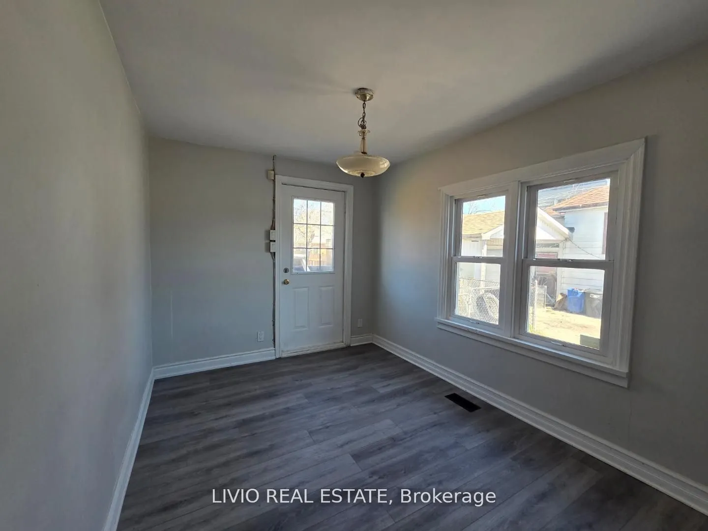 323 Queen Street E
