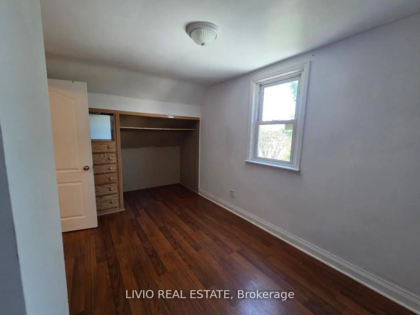 323 Queen Street E